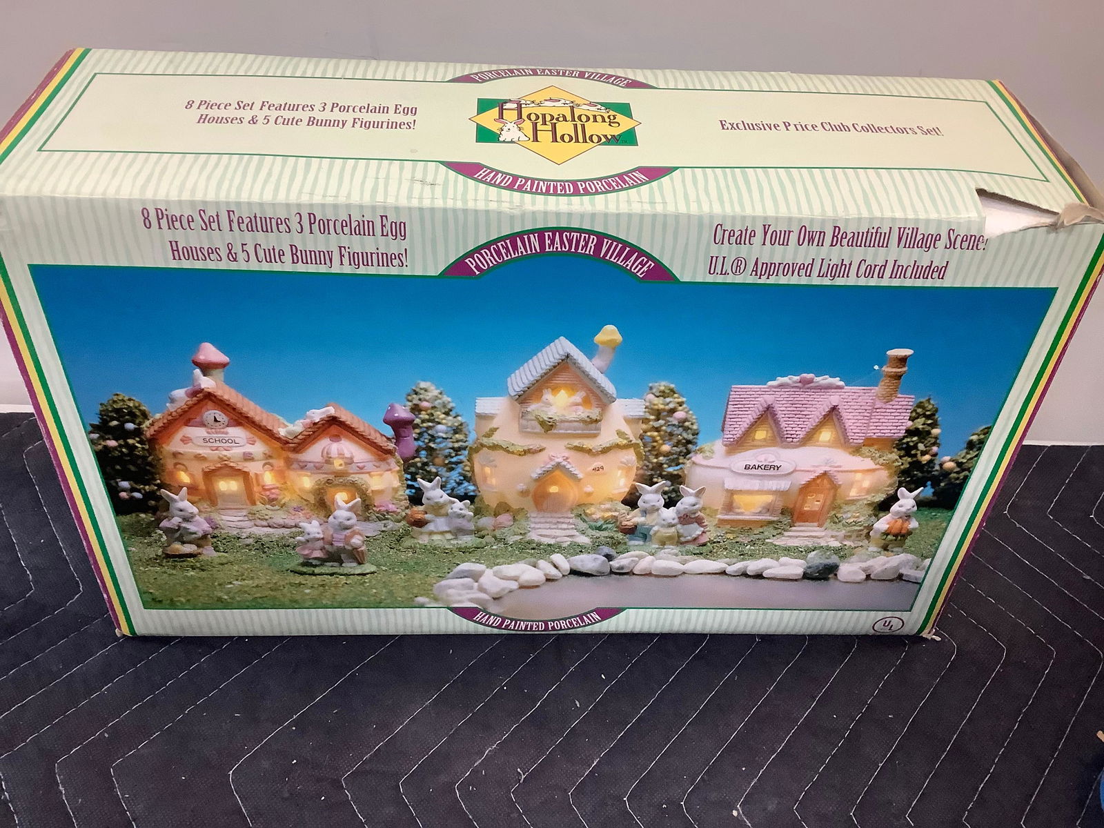 Vintage Porcelain Easter Village With 5 Bunny figurines Mar 13, 2023