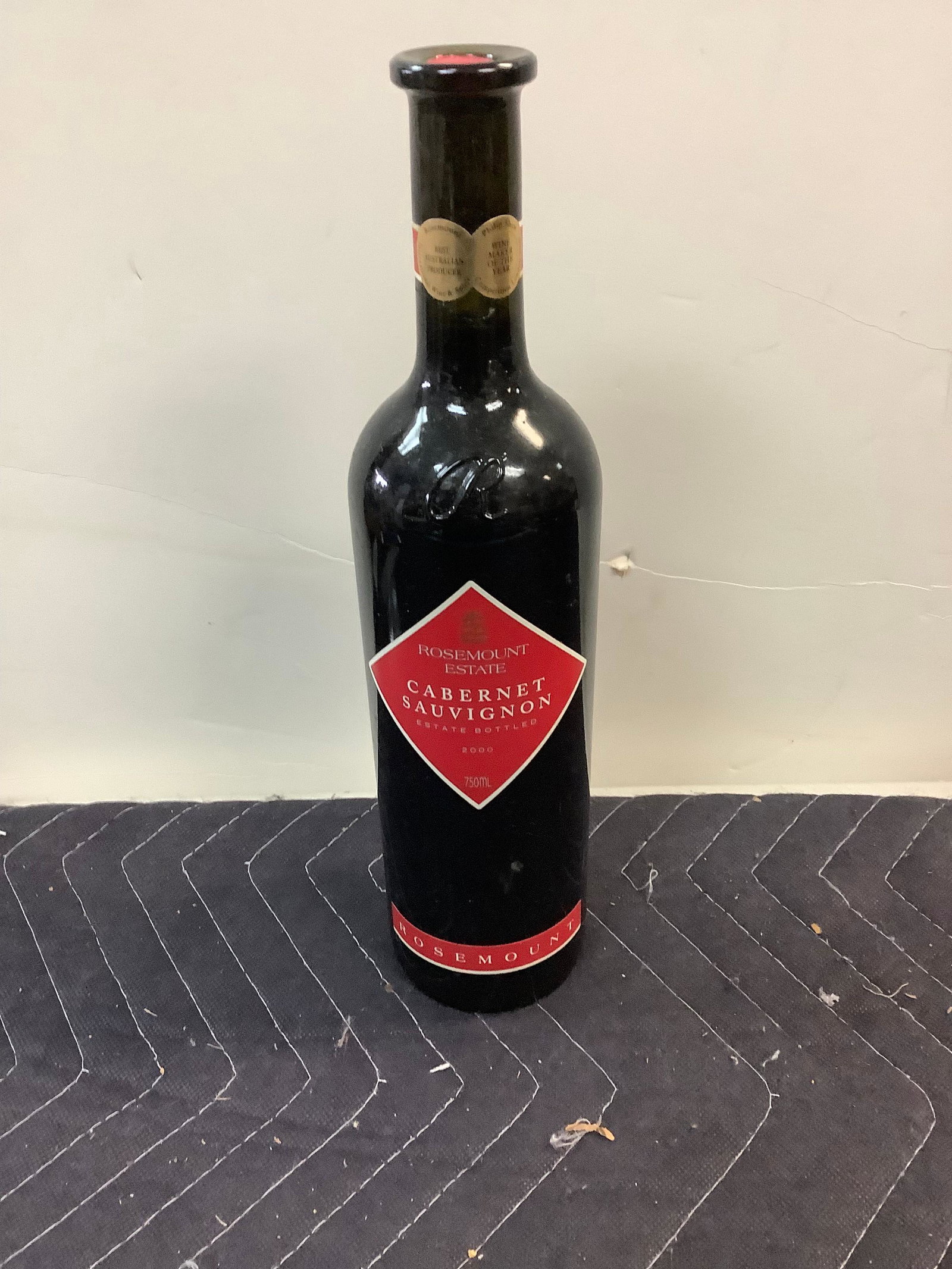 Sealed 2000 Rosemount Estate Cabernet Sauvignon 750ml: Sealed 2000 Rosemount Estate Cabernet Sauvignon 750ml