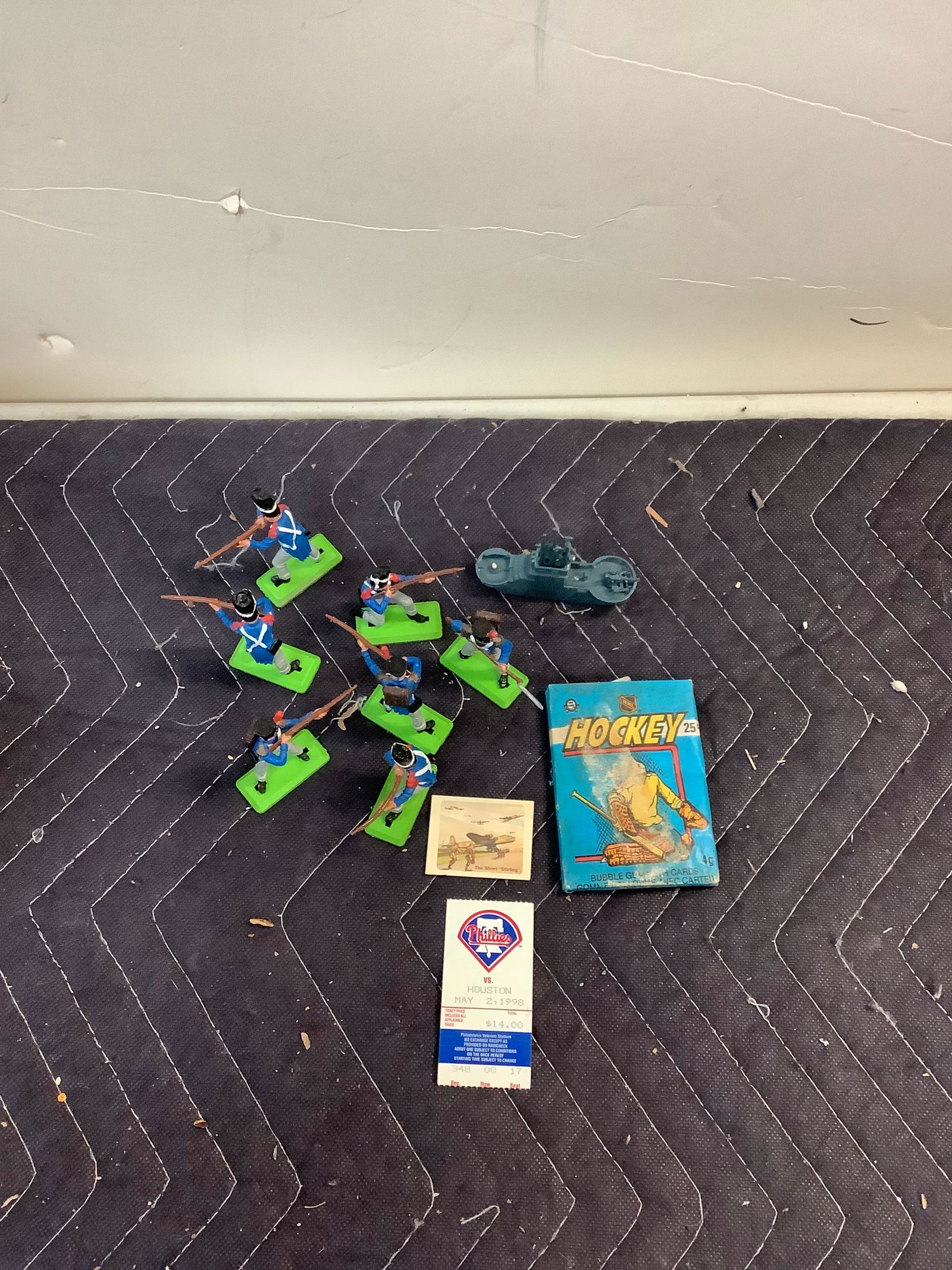 Lot of Britain's War Soldiers, Sealed Hockey Cards and More (1 of 1)