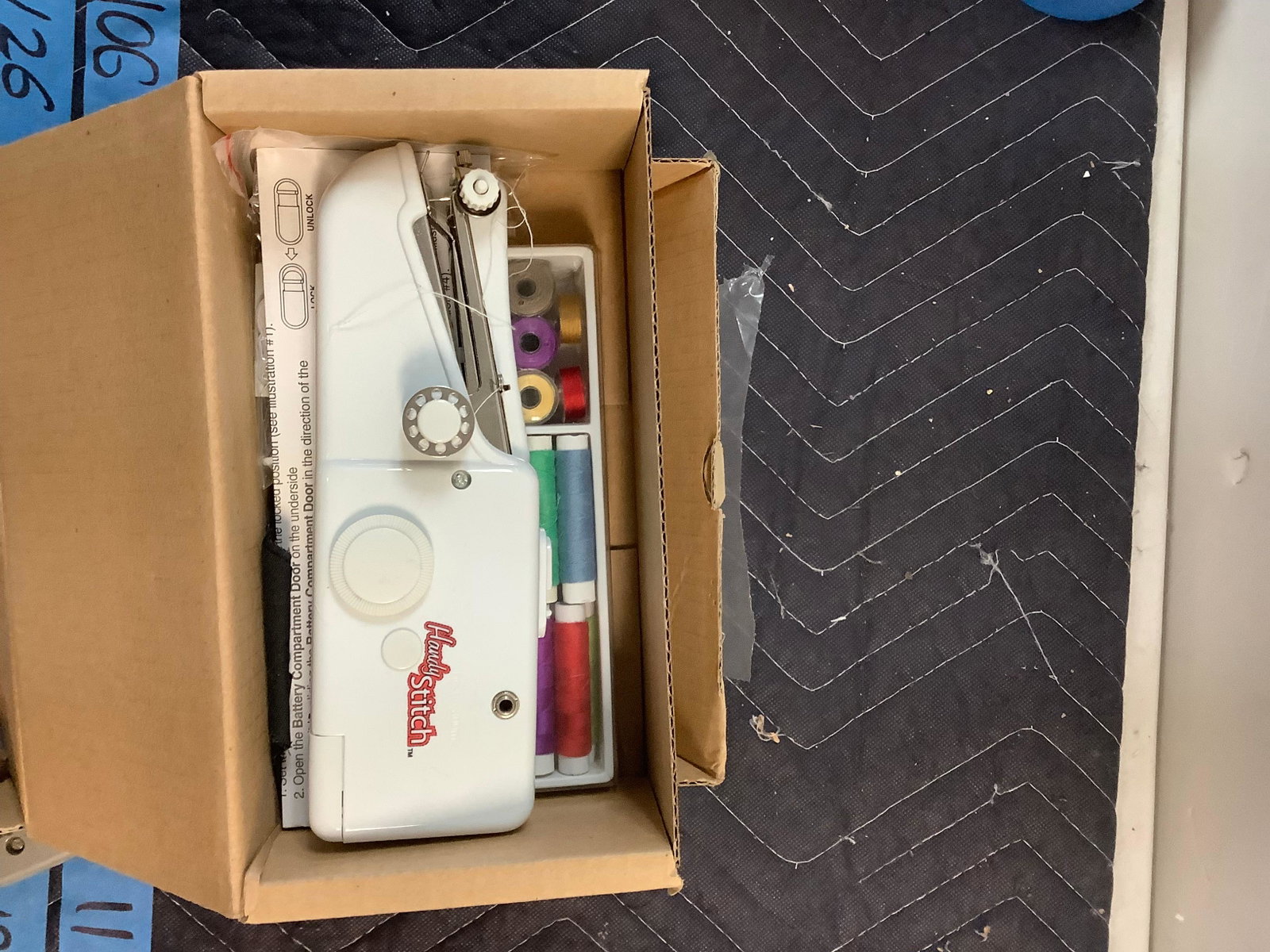 Handy Stitch Machine with Threads: Handy Stitch Machine with Threads