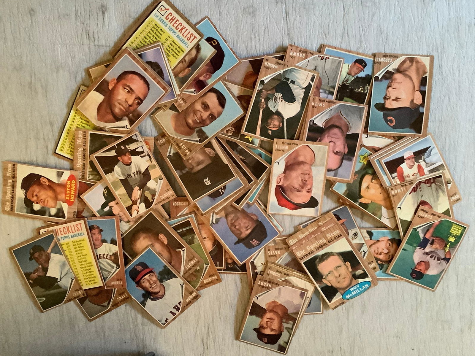 lot of vintage 1960's Baseball Cards (1 of 1)