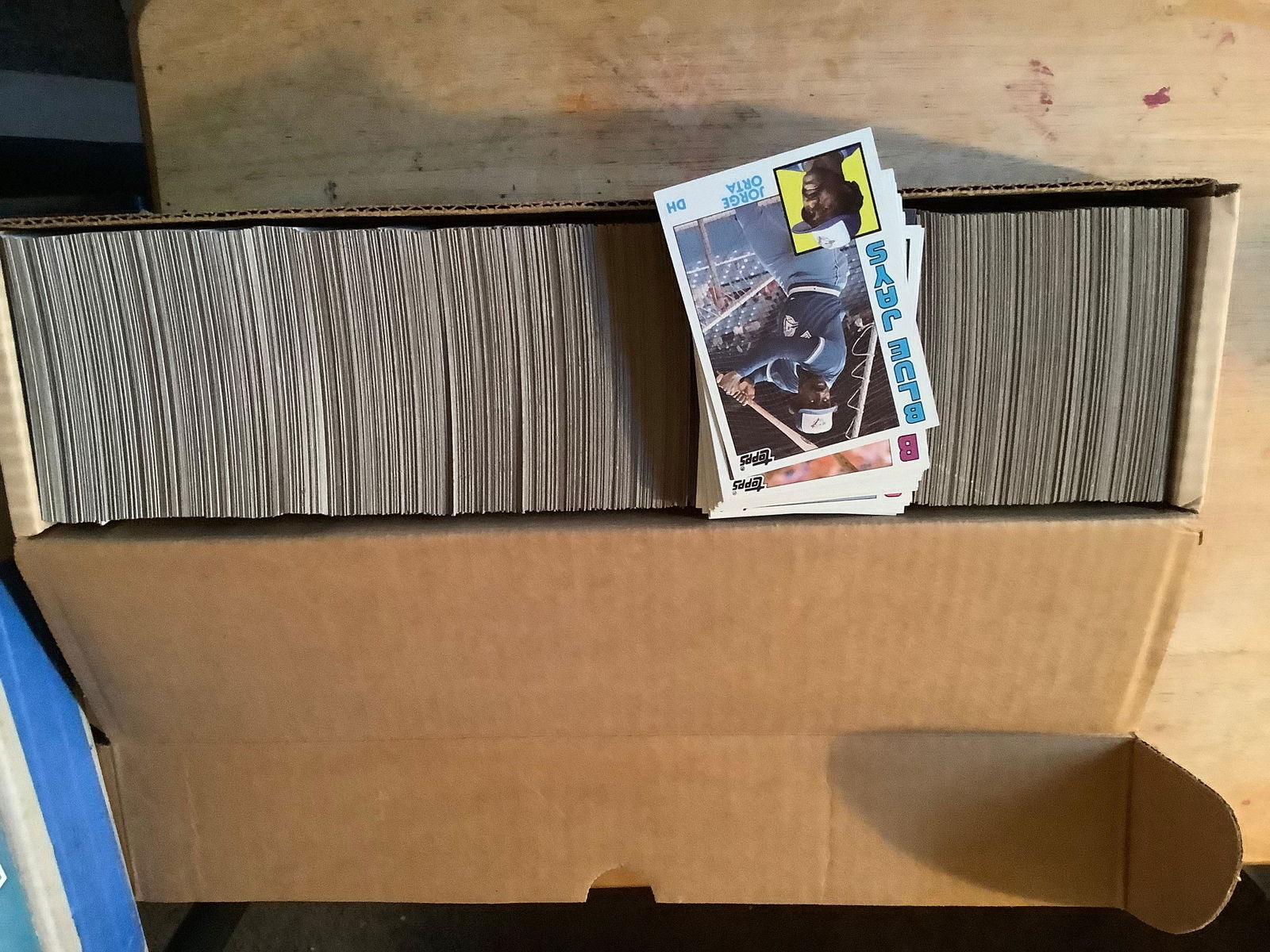 box full of 1984 baseball cards (1 of 1)