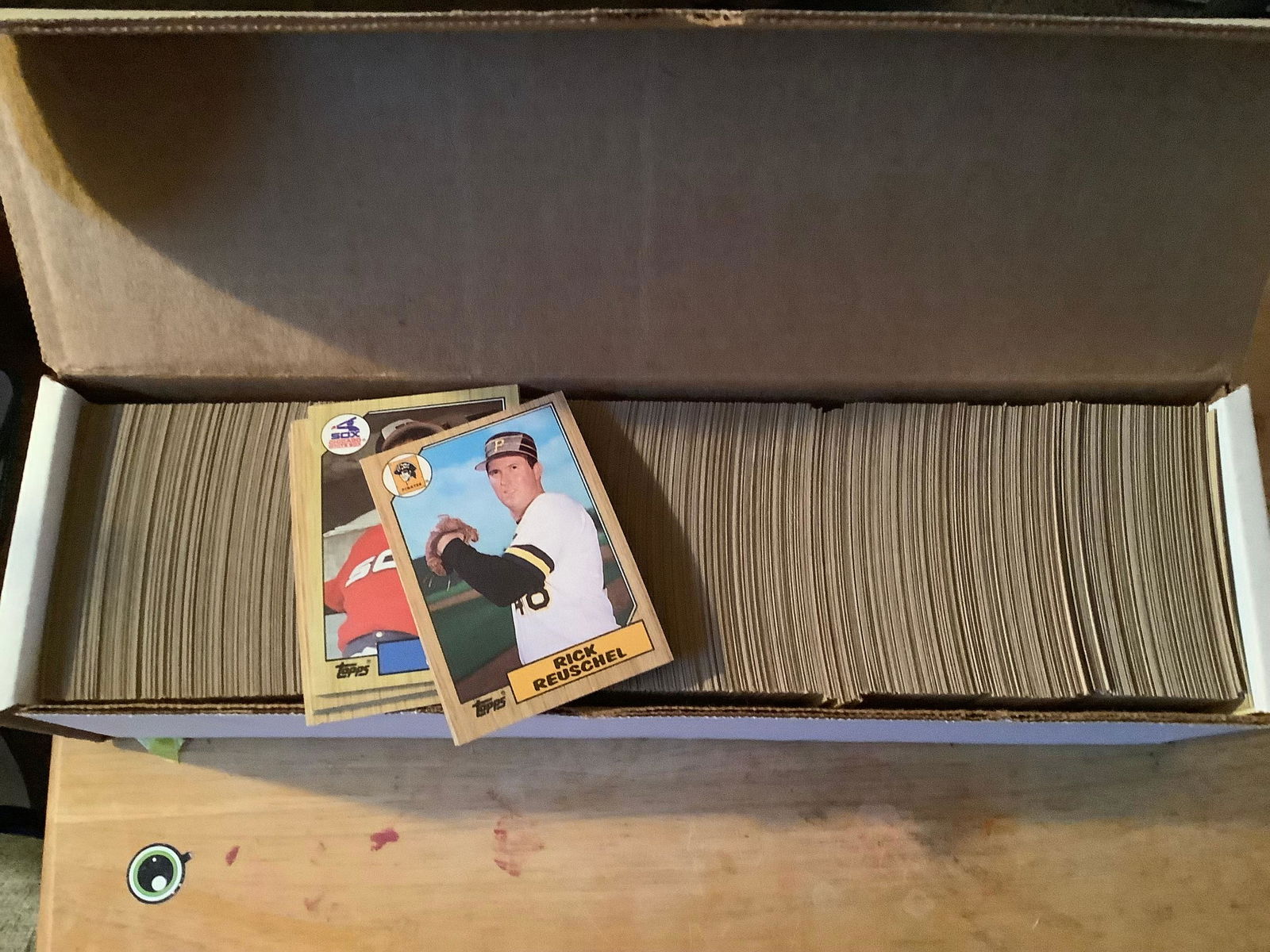 box full of 1987 baseball Cards (1 of 1)