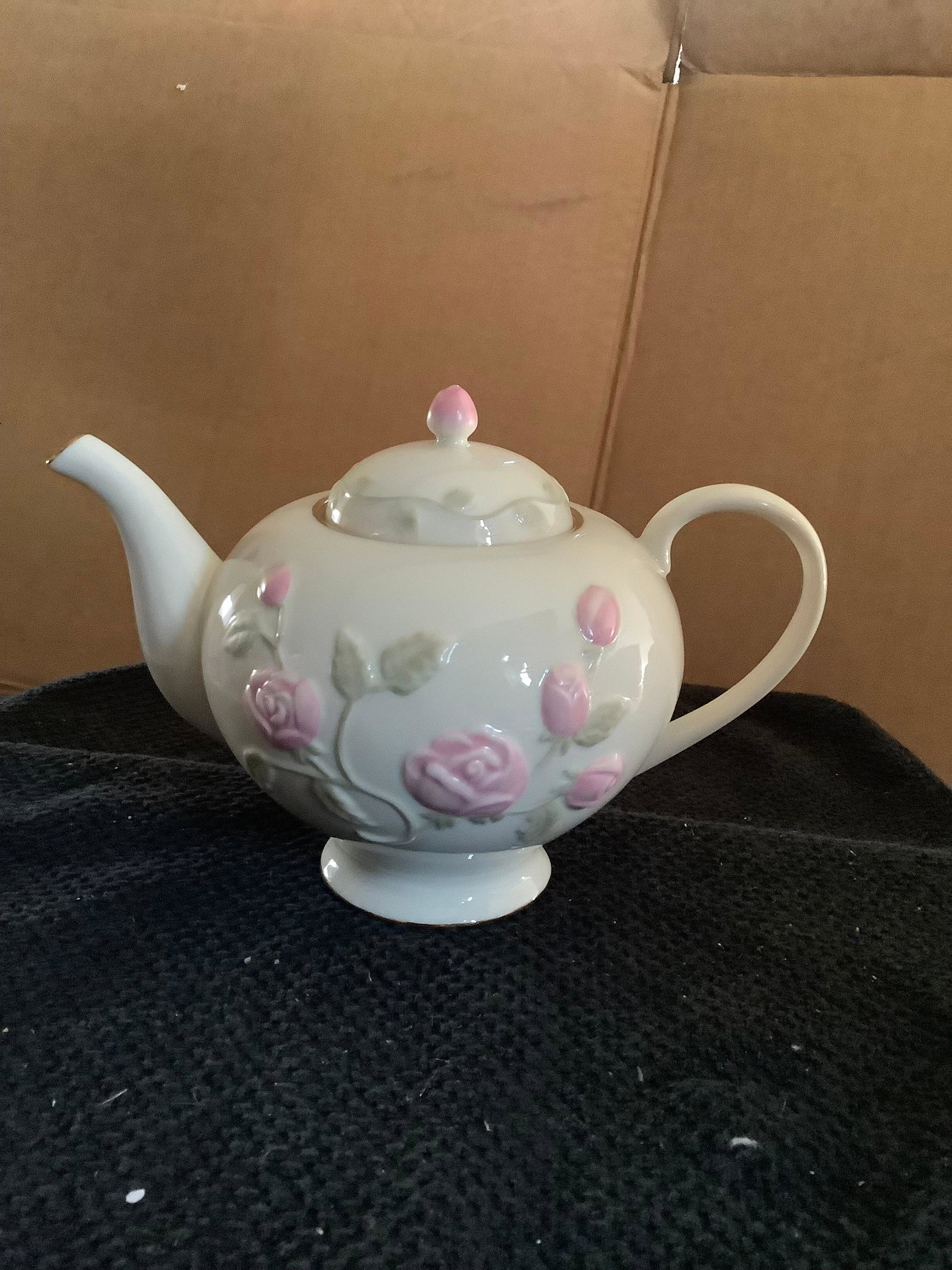 Lenox tea pot - approx 6" tall: Lenox tea pot - approx 6" tall