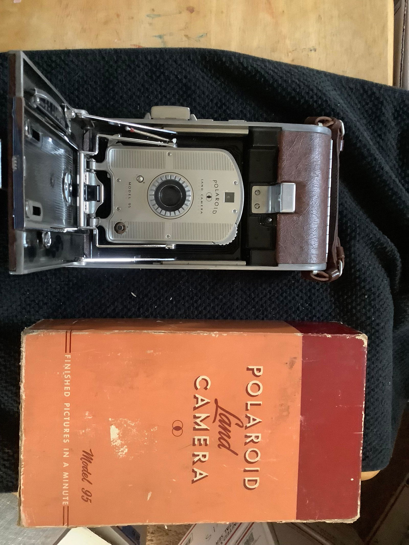 Polaroid Land Camera Model 95 with box (1 of 1)