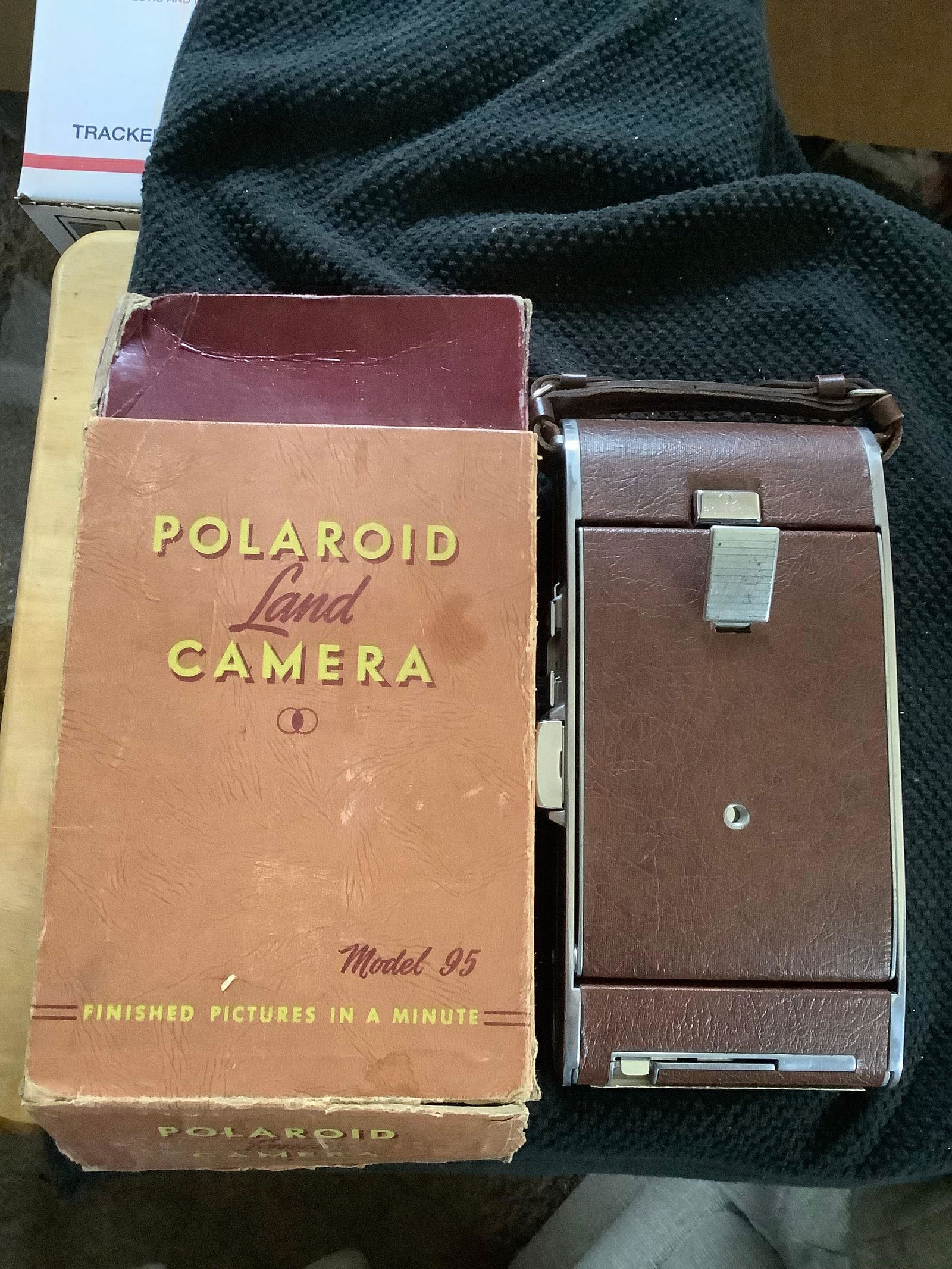 Polaroid Land Camera Model 95 with box (1 of 1)