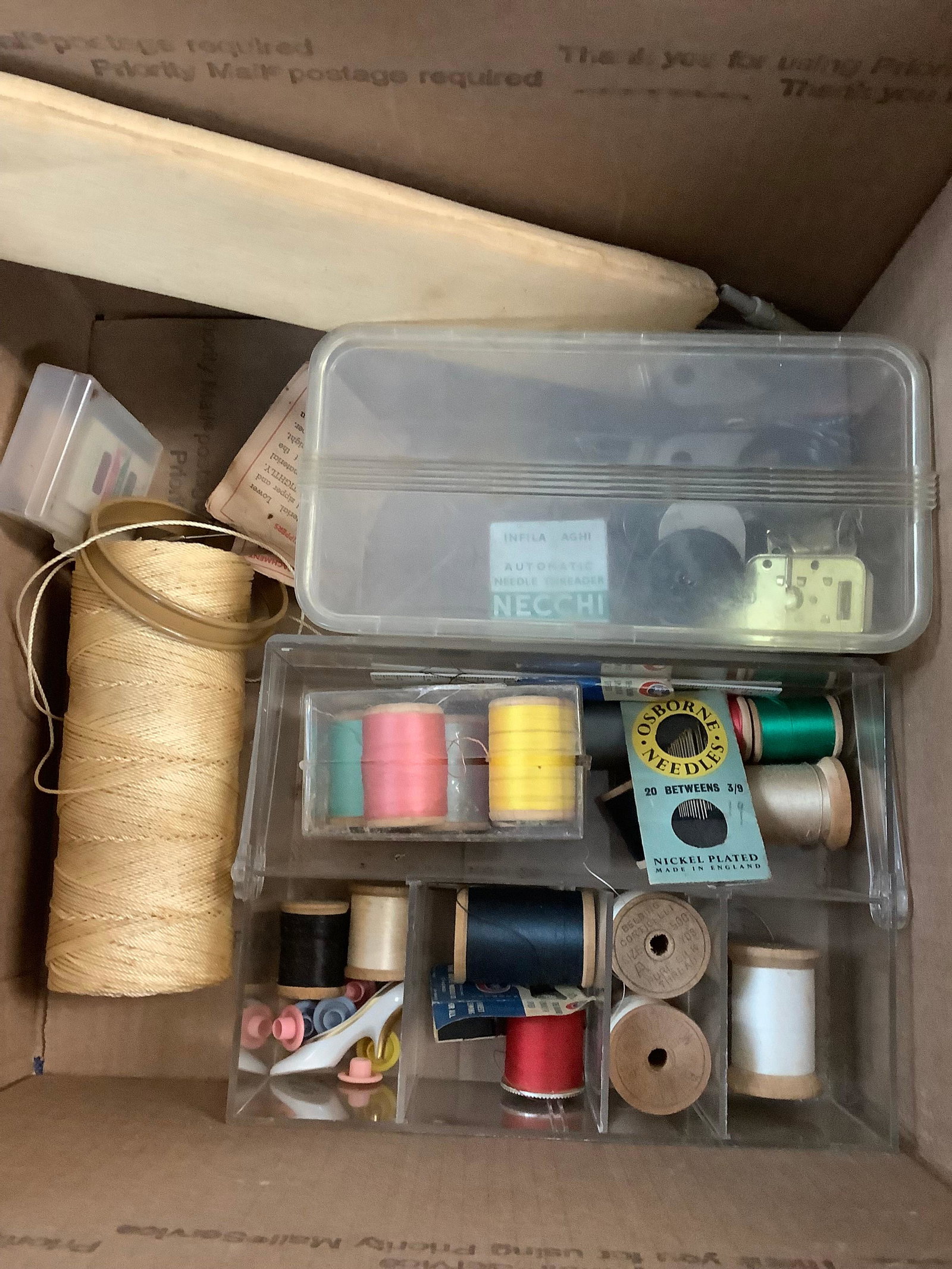 Lot of Vintage Sewing Supplies: Lot of Vintage Sewing Supplies
