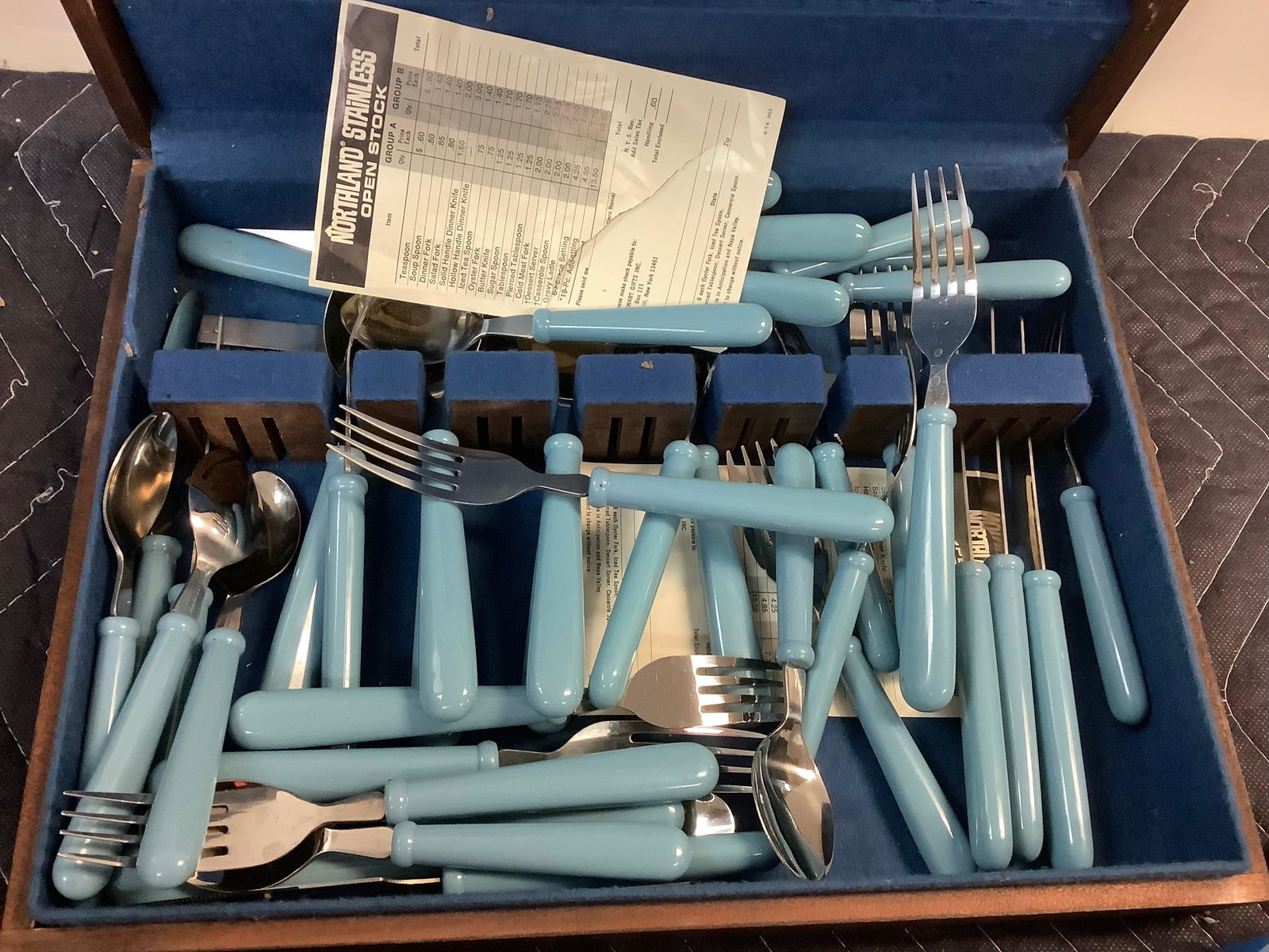 lot of mcm flat wear set in box: lot of mcm flat wear set in box