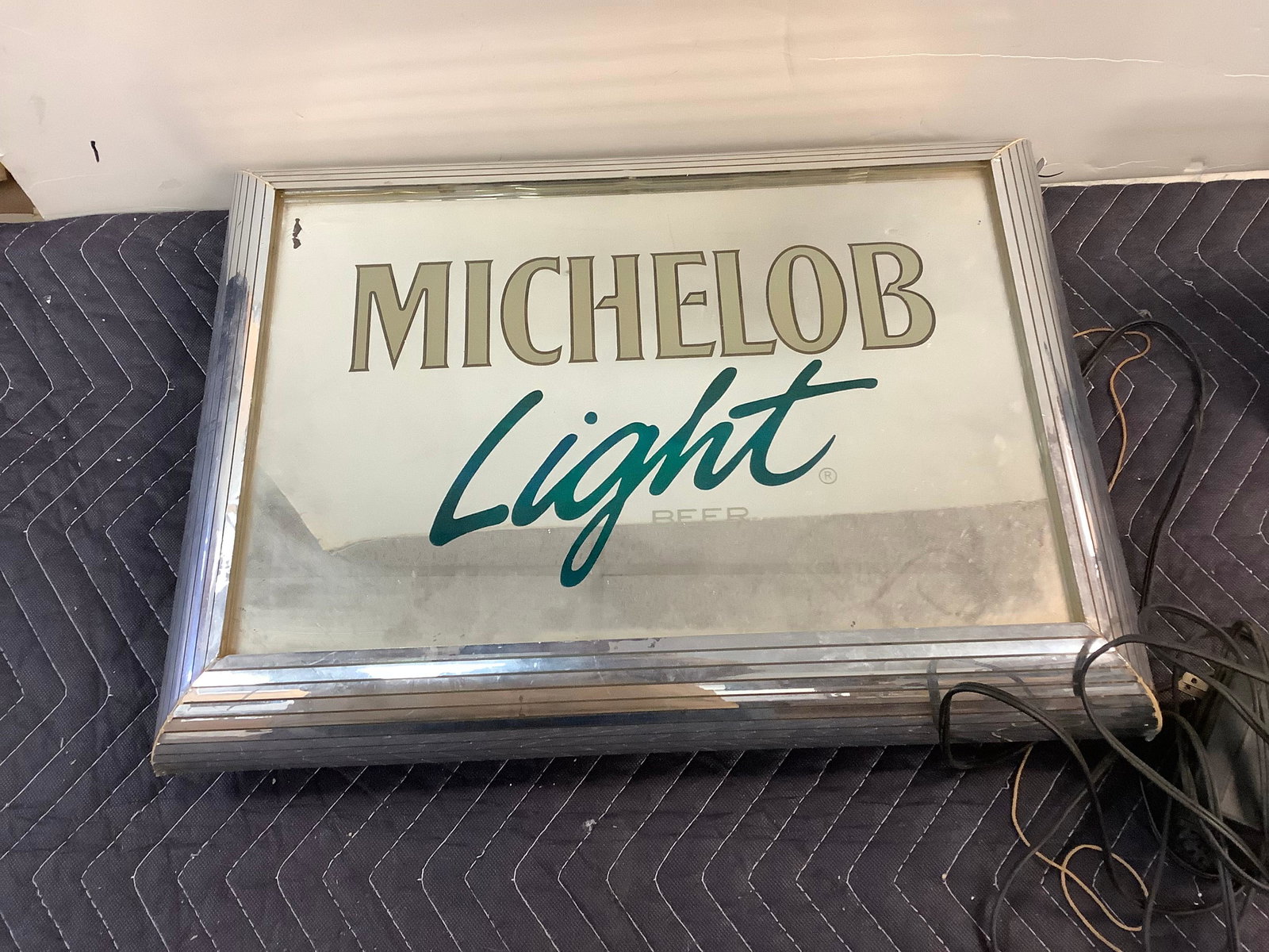 Vintage Electric Michelob Light Beer Sign 14x21: Vintage Electric Michelob Light Beer Sign 14x21