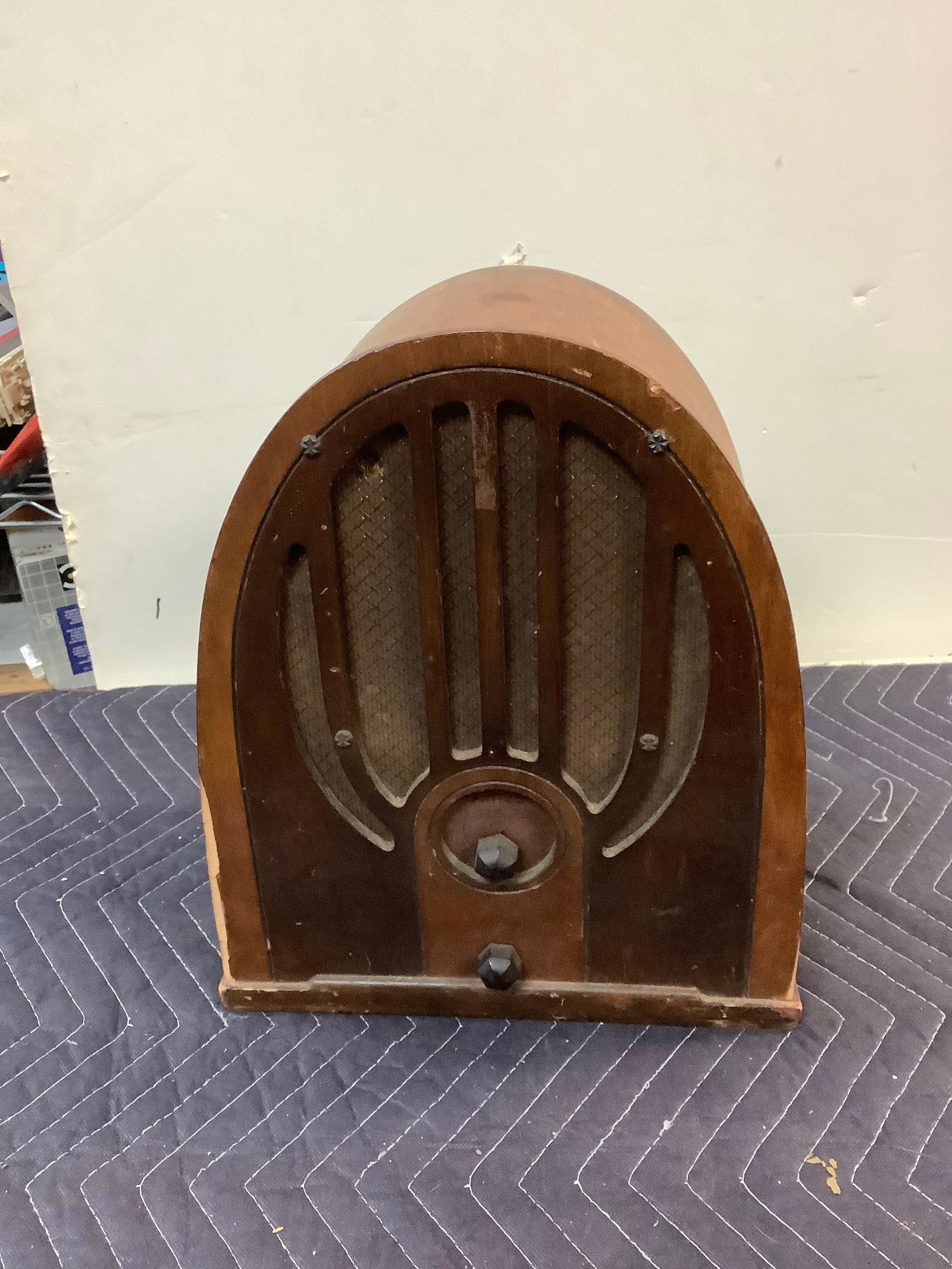Vintage Philo Radio (1 of 1)