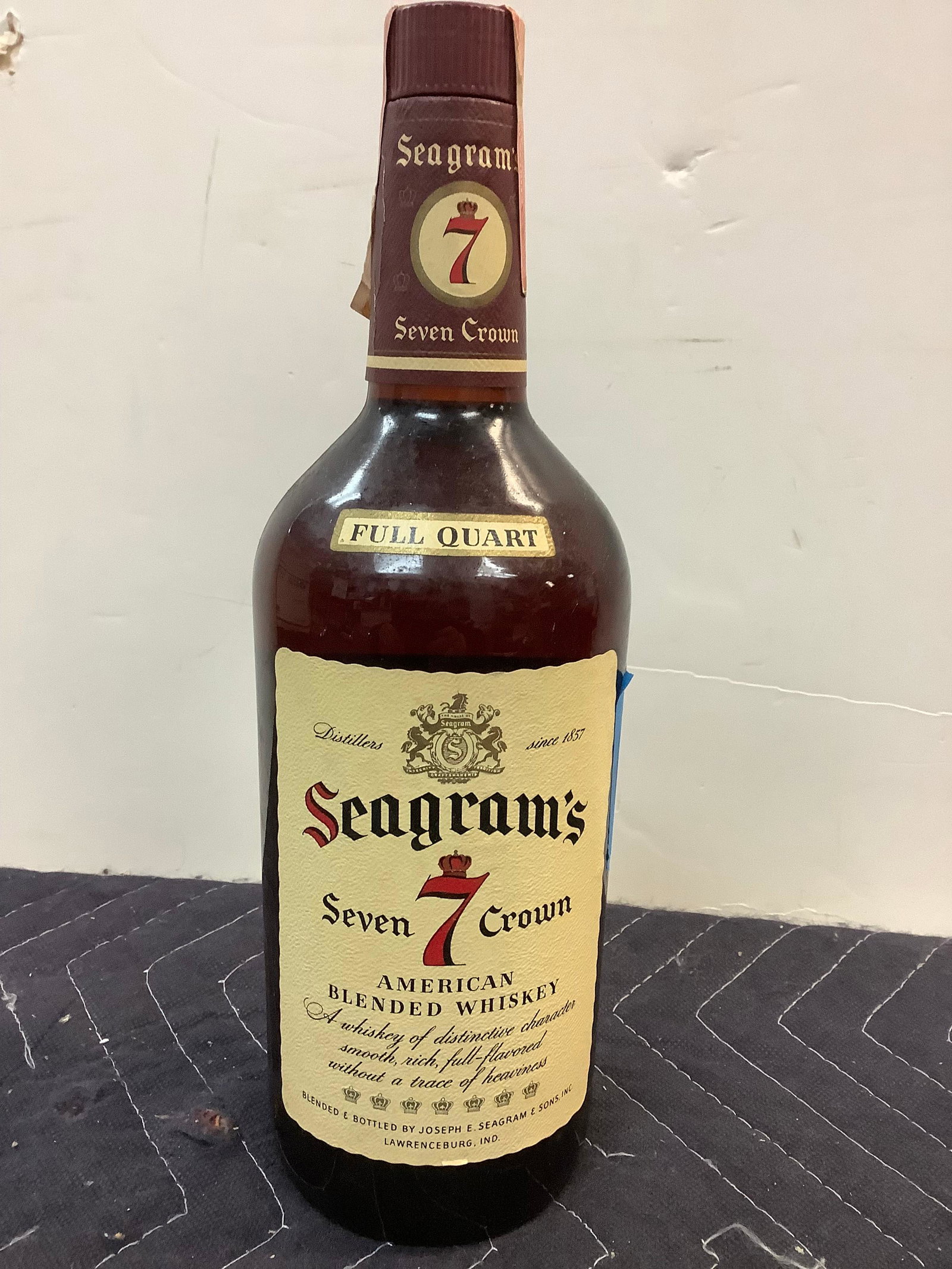 Sealed 1955 Seagram's Crown Seven Blended Whiskey Full Quart: Sealed 1955 Seagram's Crown Seven Blended Whiskey Full Quart