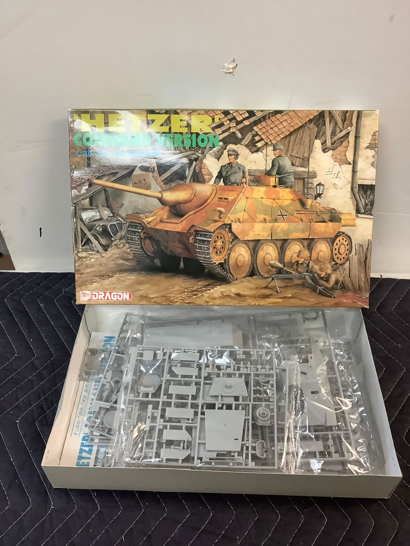 Dragon Hetzer Command Version 1:35 '39-'45 Series (1 of 1)