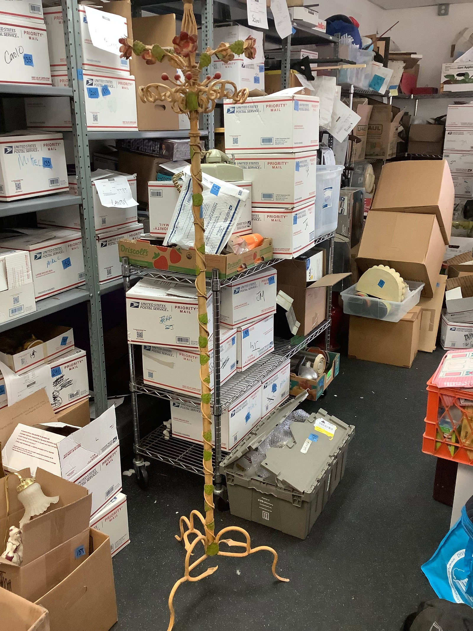 Iron decorative coat rack 6 ft: Iron decorative coat rack 6 ft