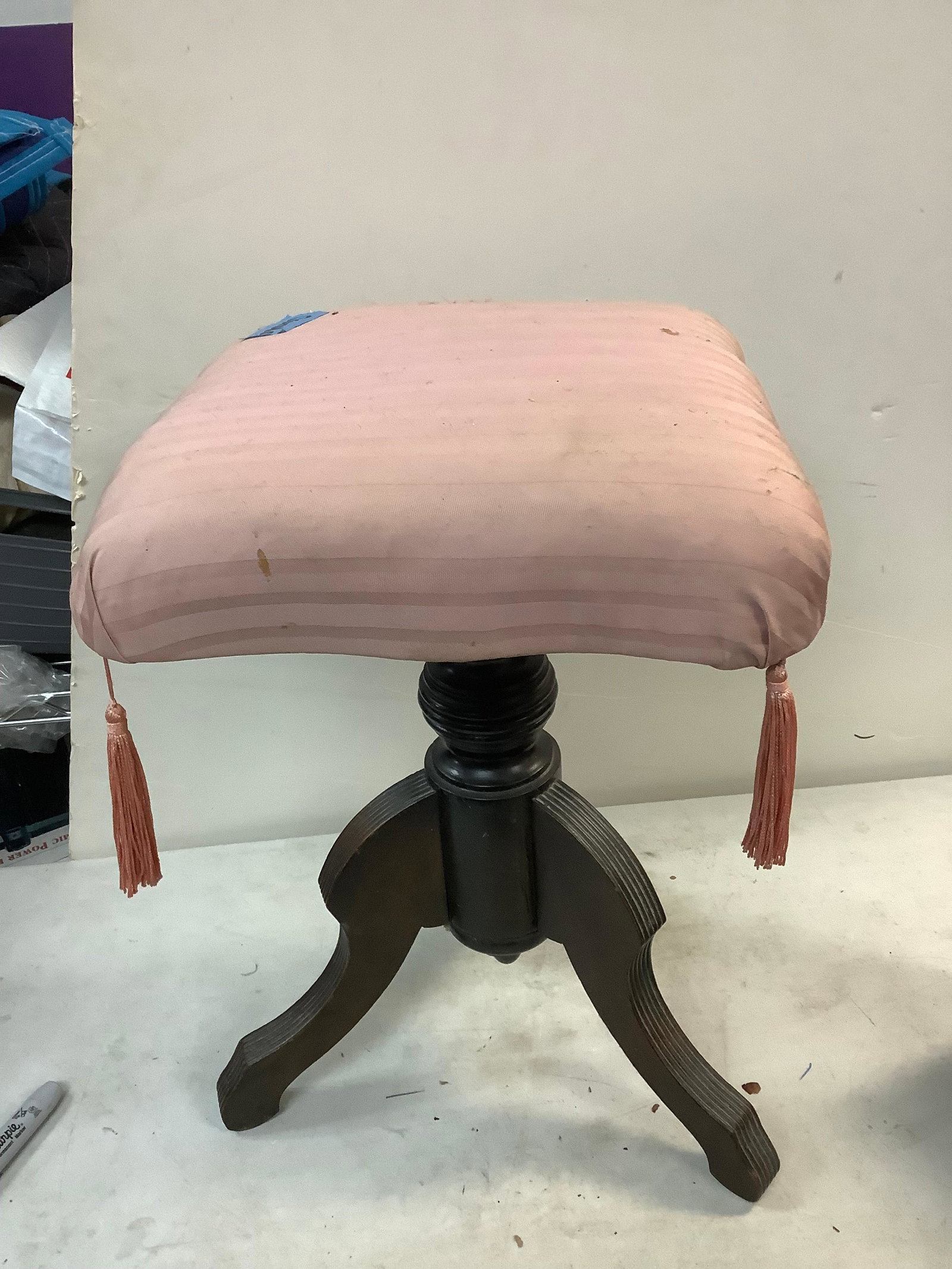 rotating vanity stool: rotating vanity stool