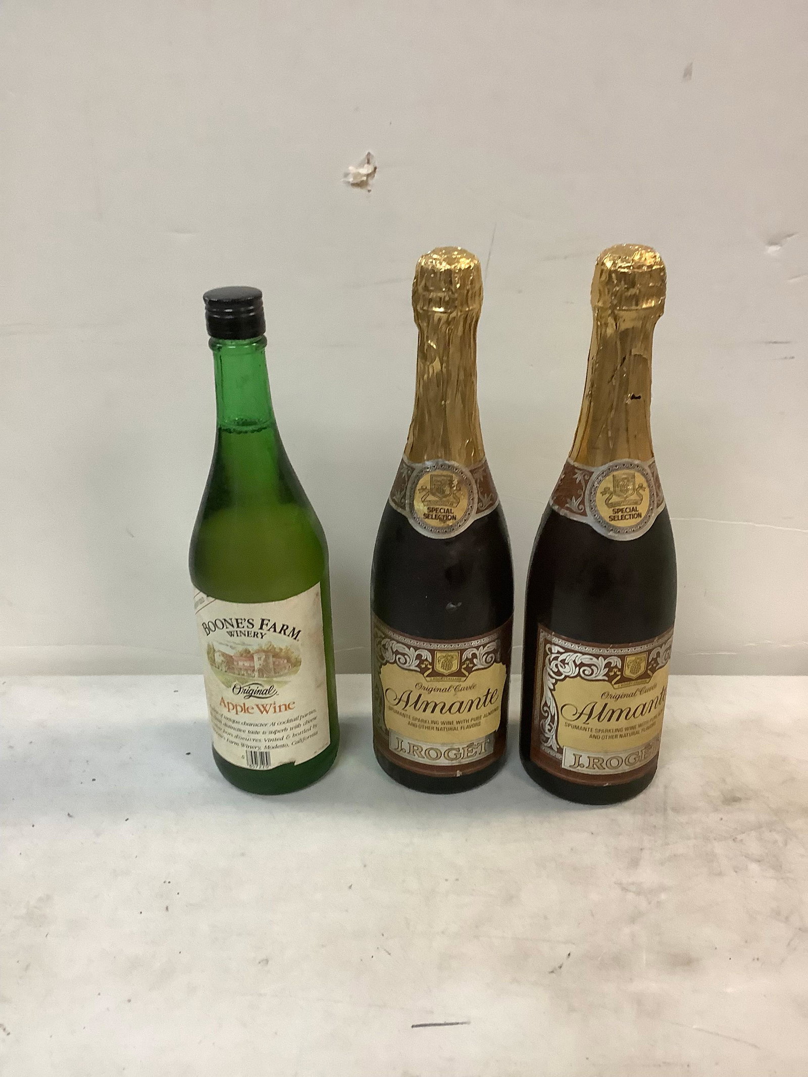 Bottles of Almante and boones farm wine: Bottles of Almante and boones farm wine