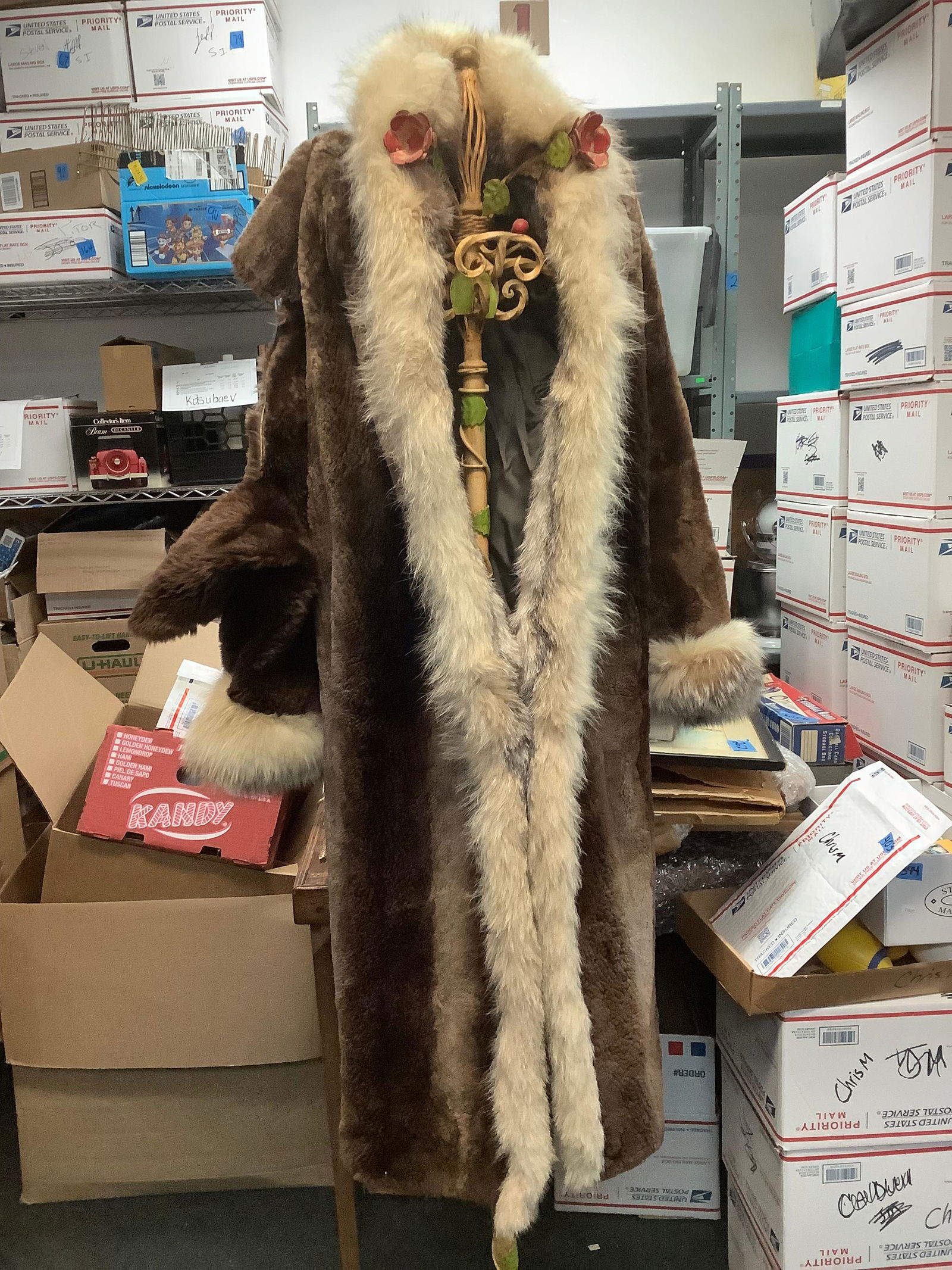 Real fur coat unknown size (needs repair) (1 of 1)