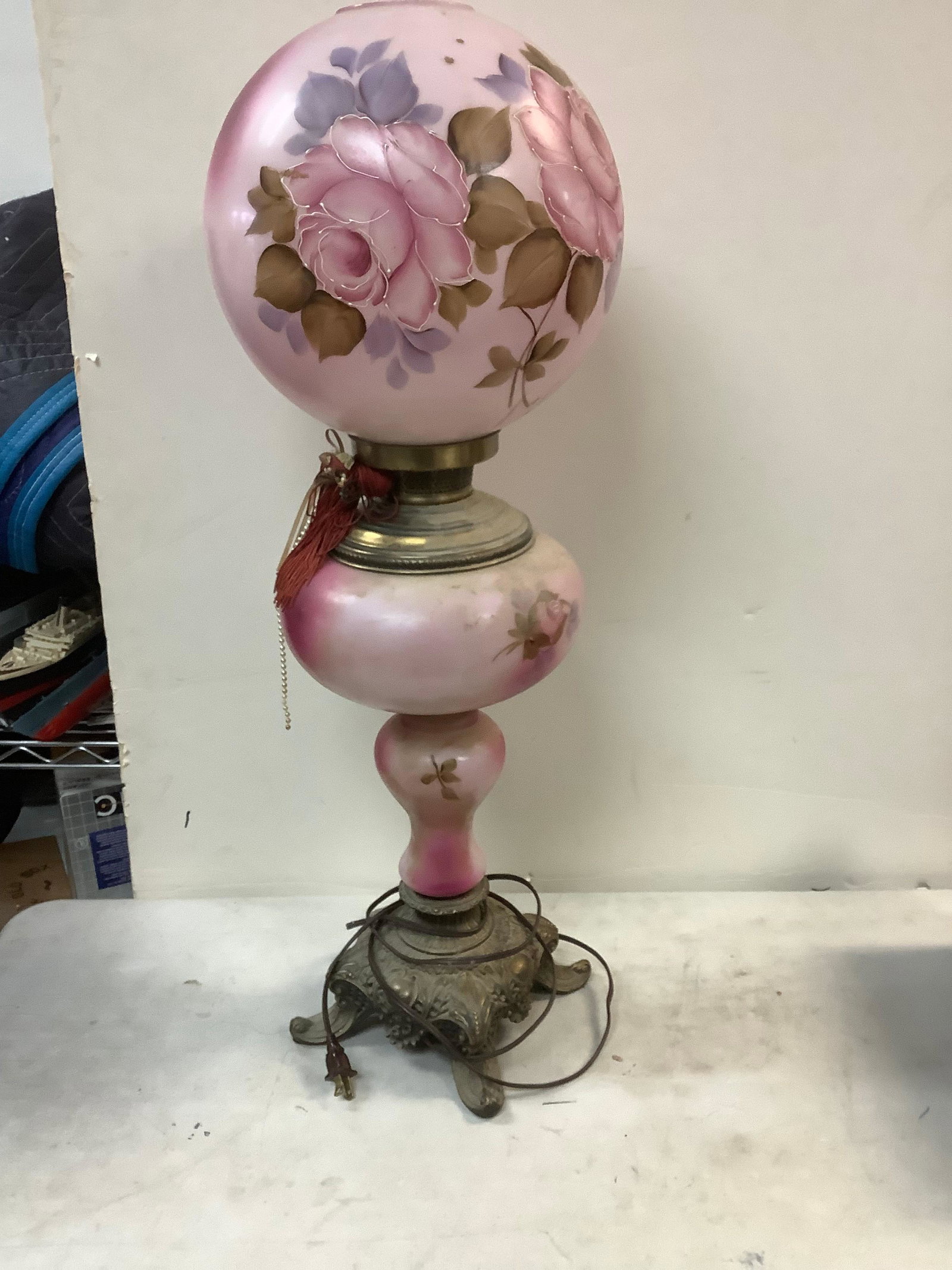 decorative floral lamp NOT TESTED: decorative floral lamp NOT TESTED