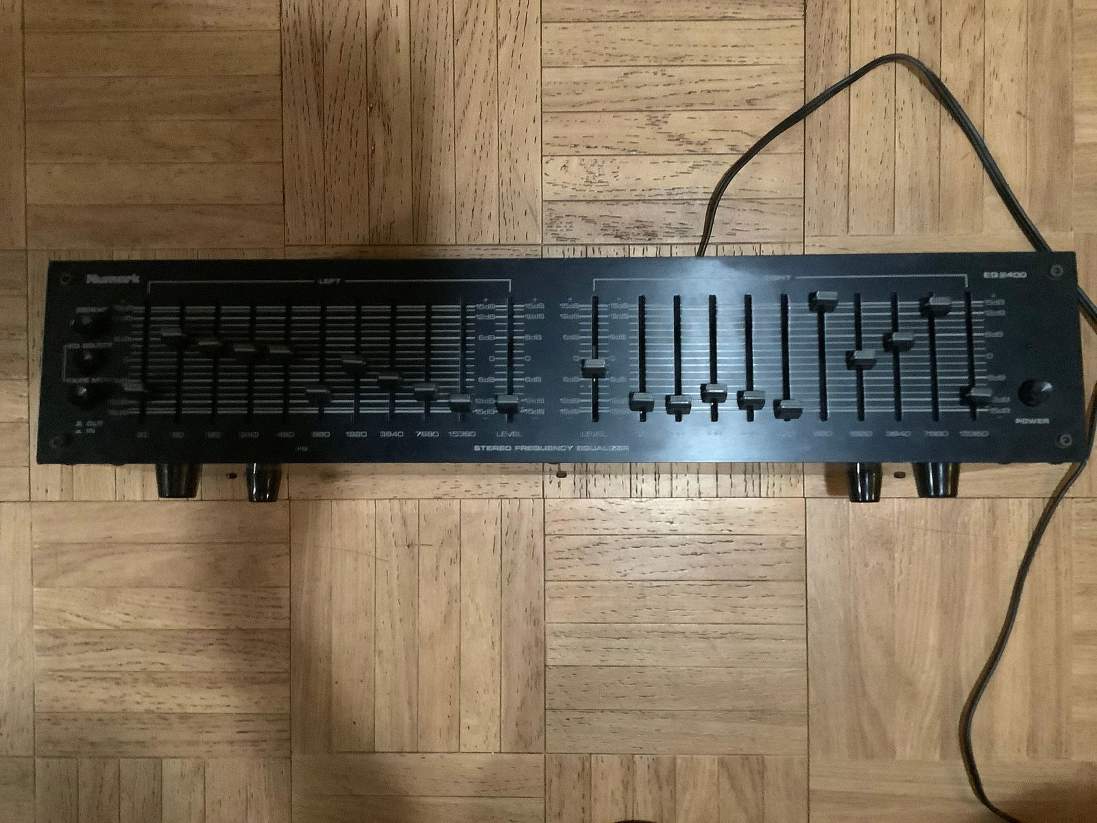 Numark Stereo Frequency Equalizer EQ 2400 (1 of 1)