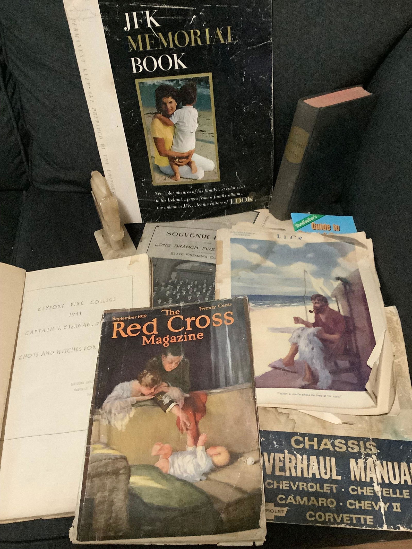 Lot of Vintage Magazines, Marble Bookend and More (1 of 1)