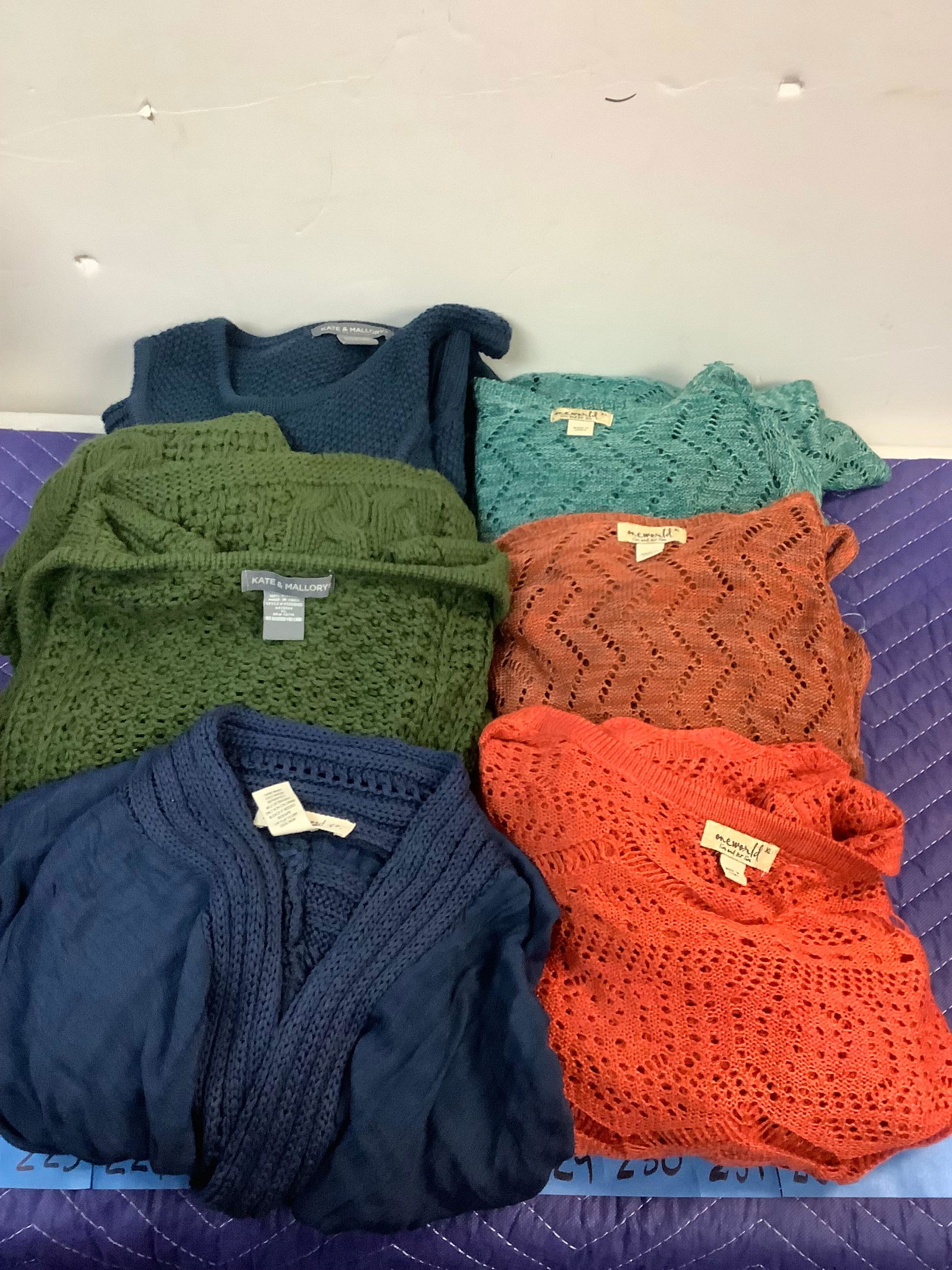 Lot of Women's Sweaters Sizes XL: Lot of Women's Sweaters Sizes XL