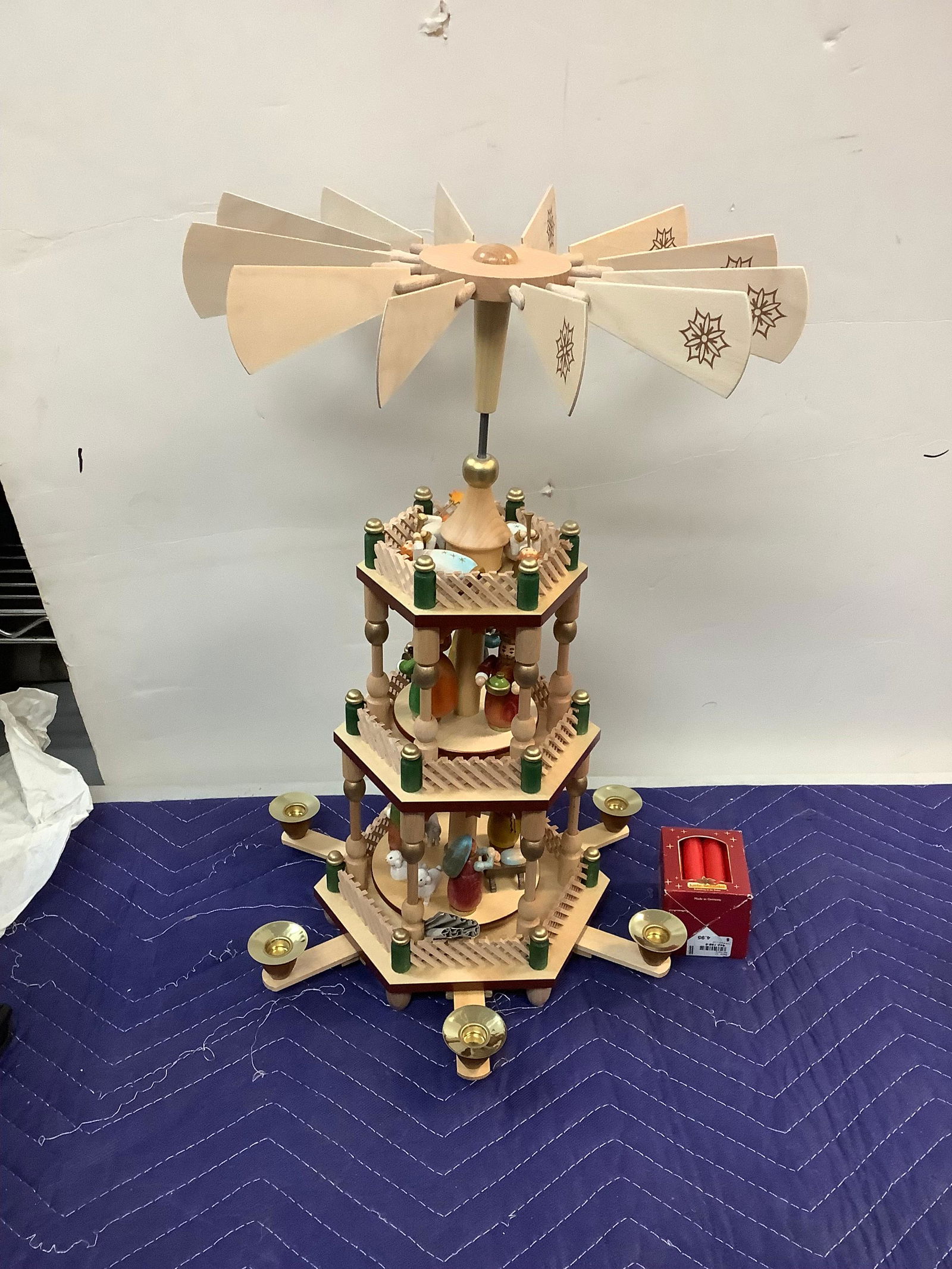 New Franz Karl Christmas Pyramid 19" (1 of 1)