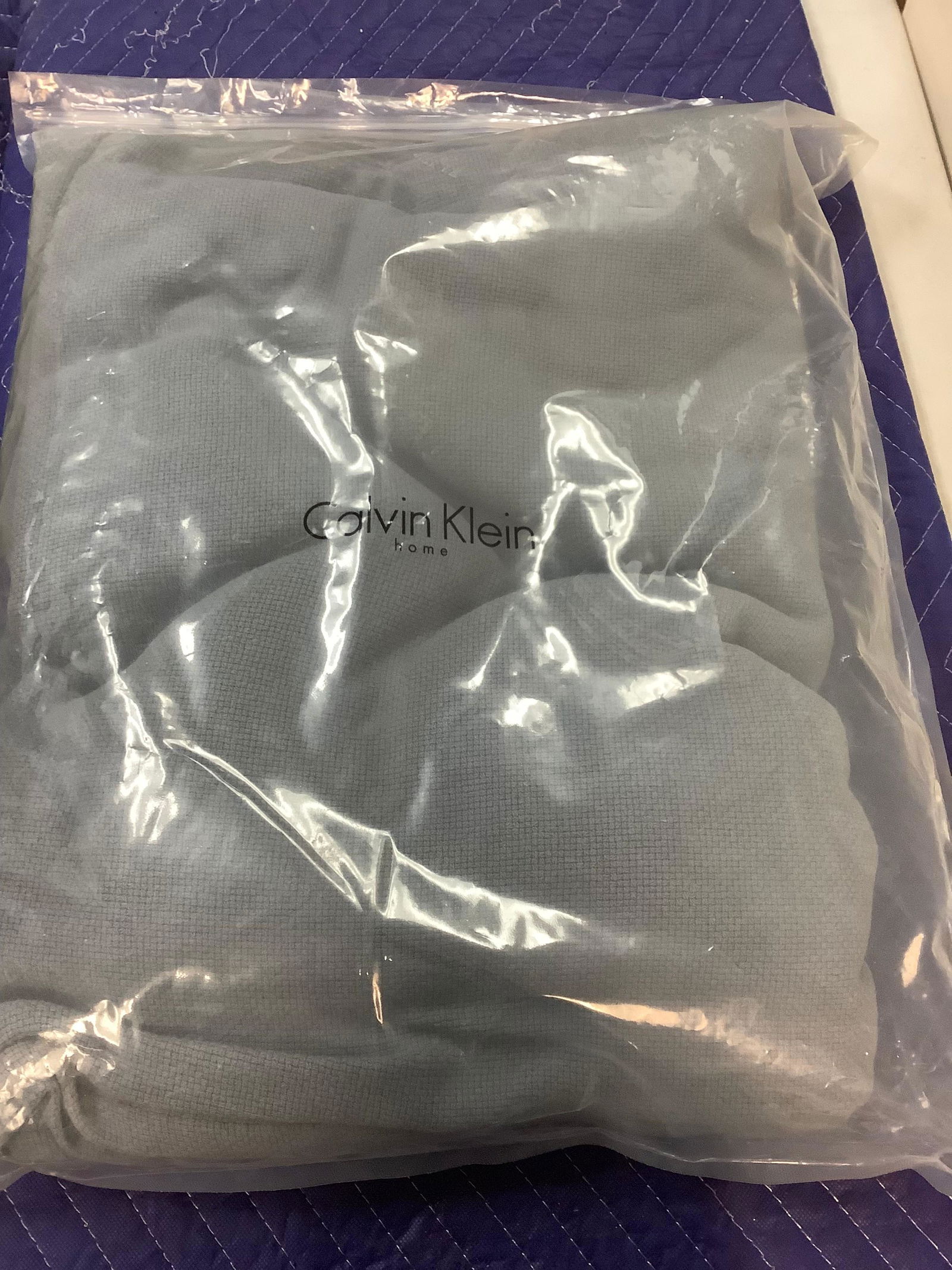 New Calvin Klein Home King Blanket 108x96 (1 of 1)