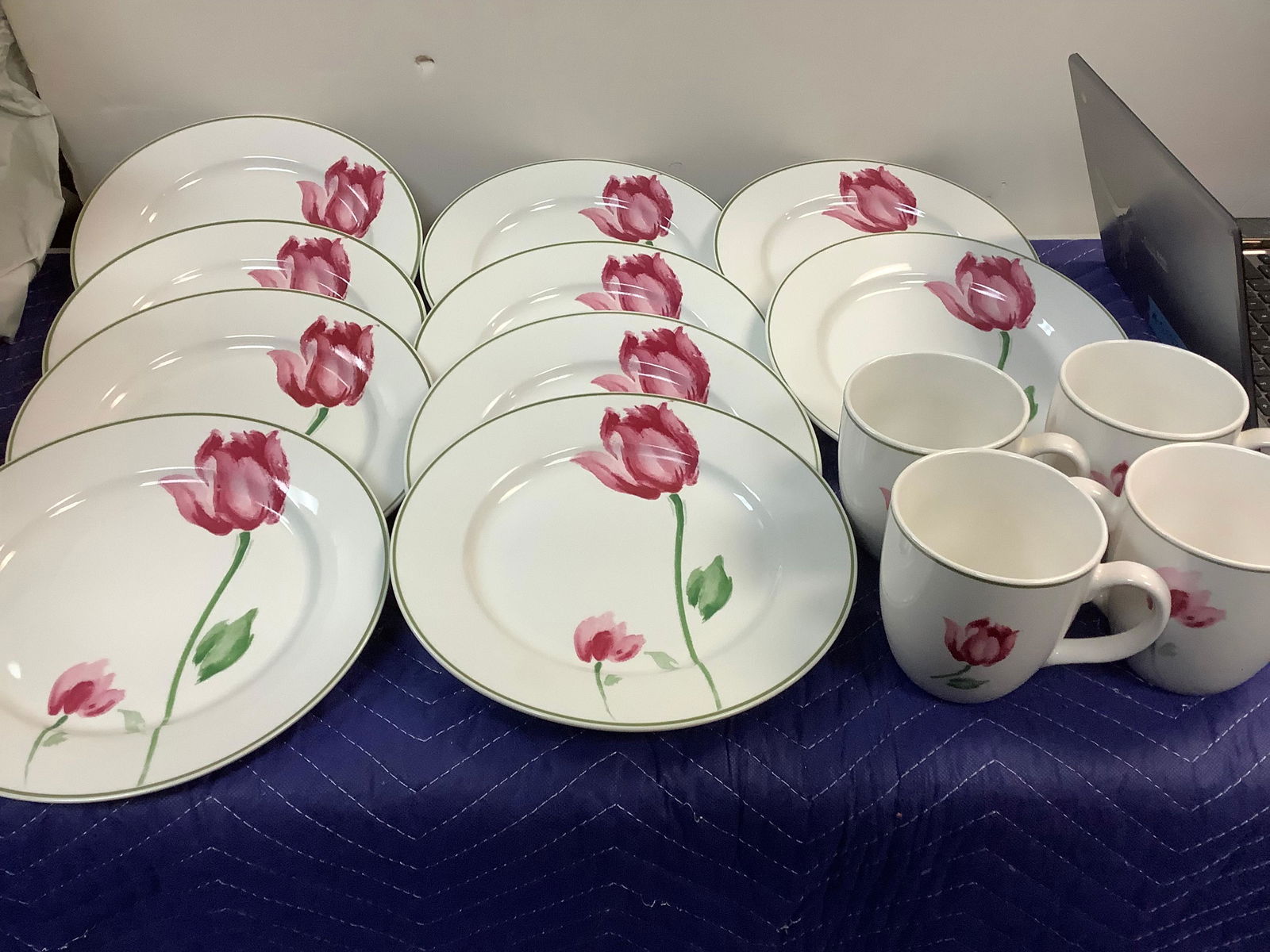 lot of Thomson pottery 10 plates and 4 cups (1 of 1)