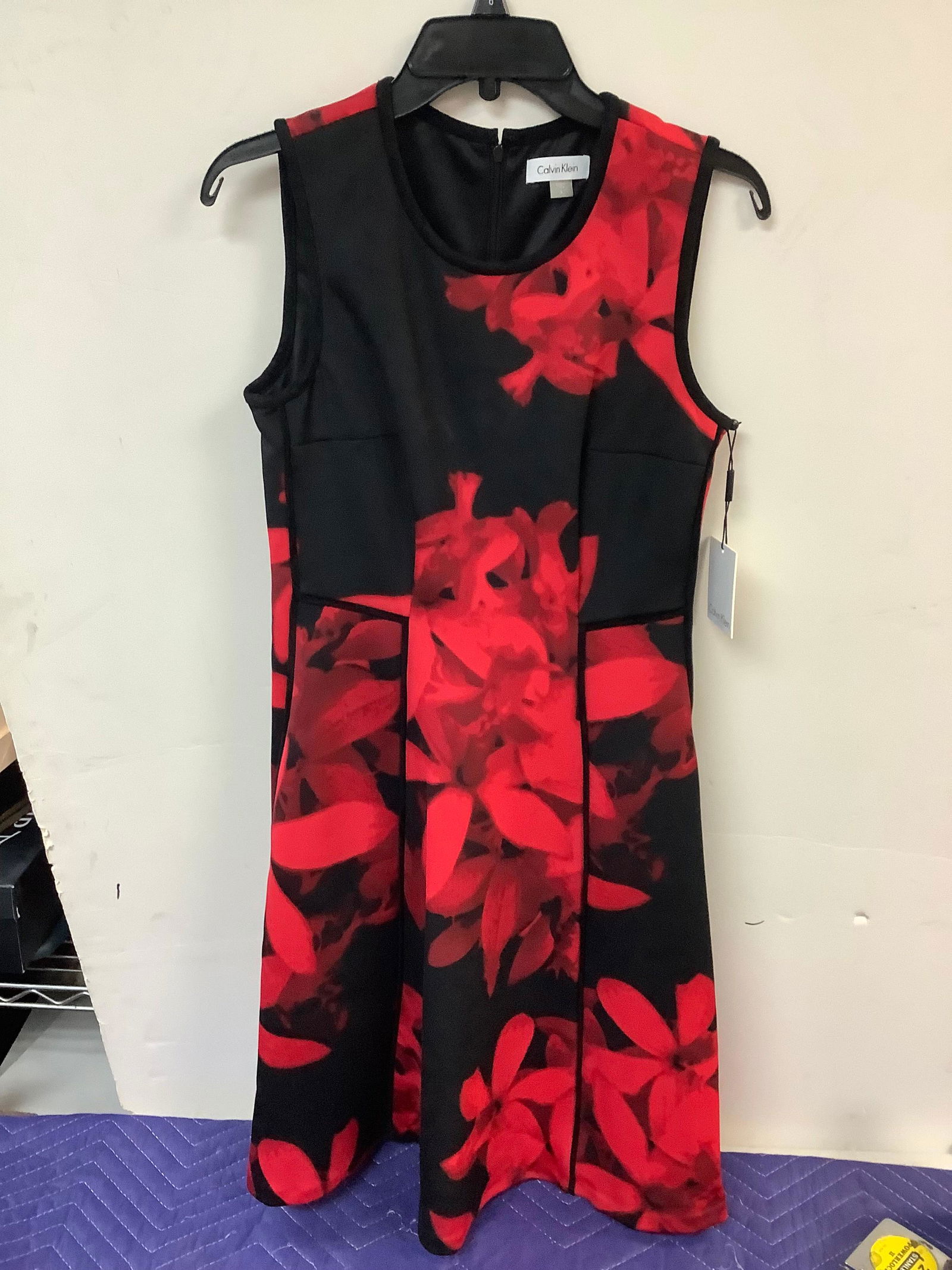 New with Tags Women's Calvin Klein Dress Size 6 (1 of 1)