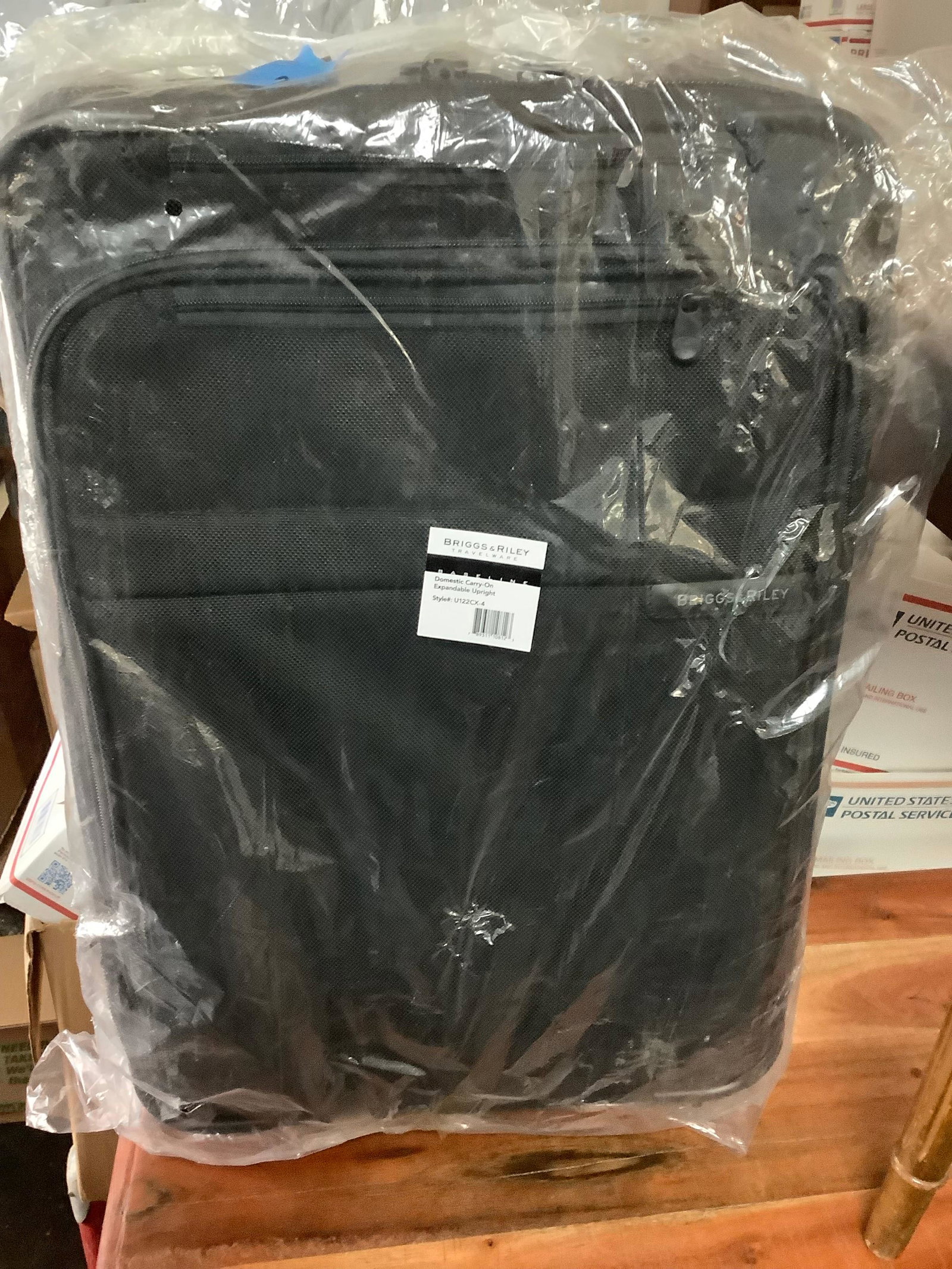 New Briggs & Riley Suitcase 21 x 15: New Briggs & Riley Suitcase 21 x 15