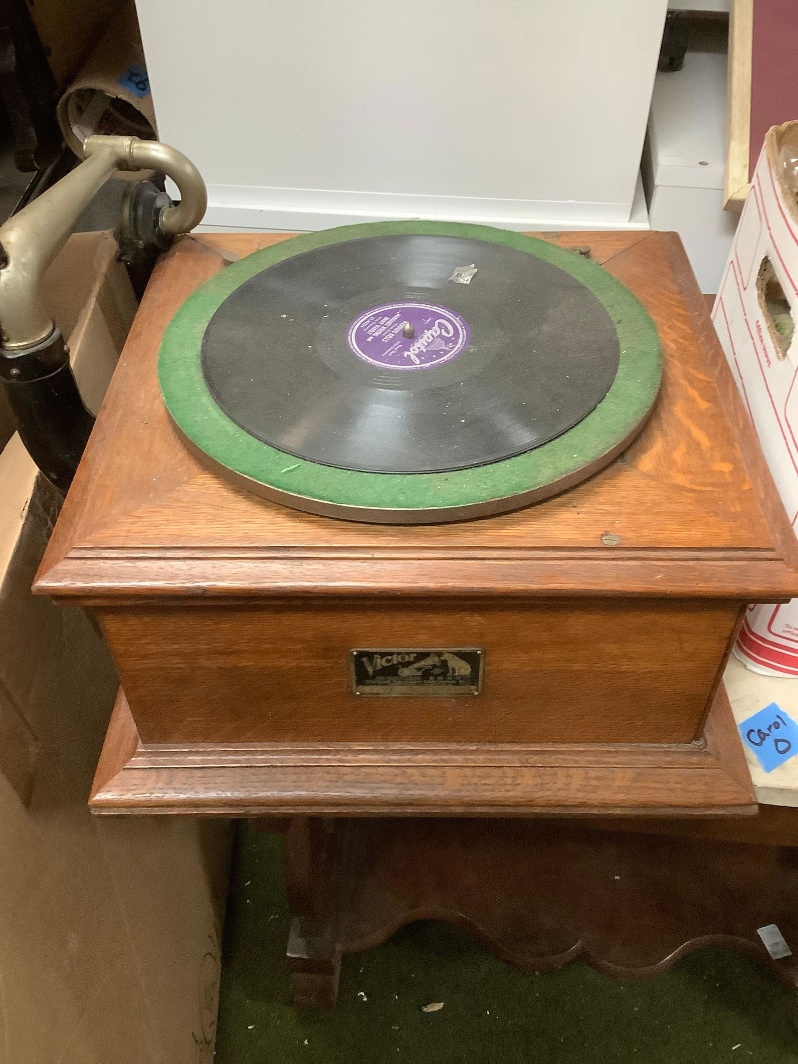 Crank Up Victor Record Player (1 of 1)