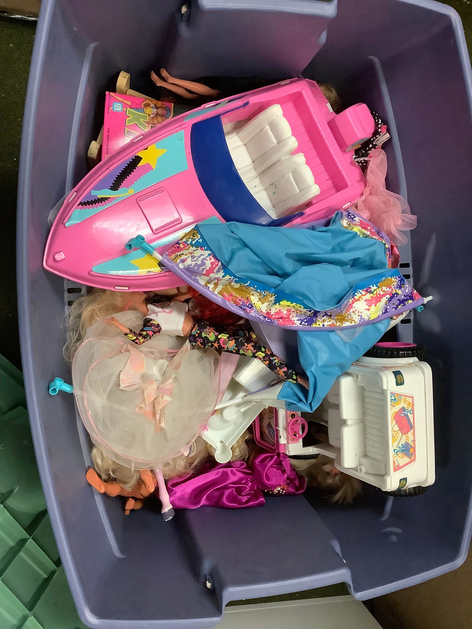 Large Tote Full of Barbies and Accessories: Large Tote Full of Barbies and Accessories