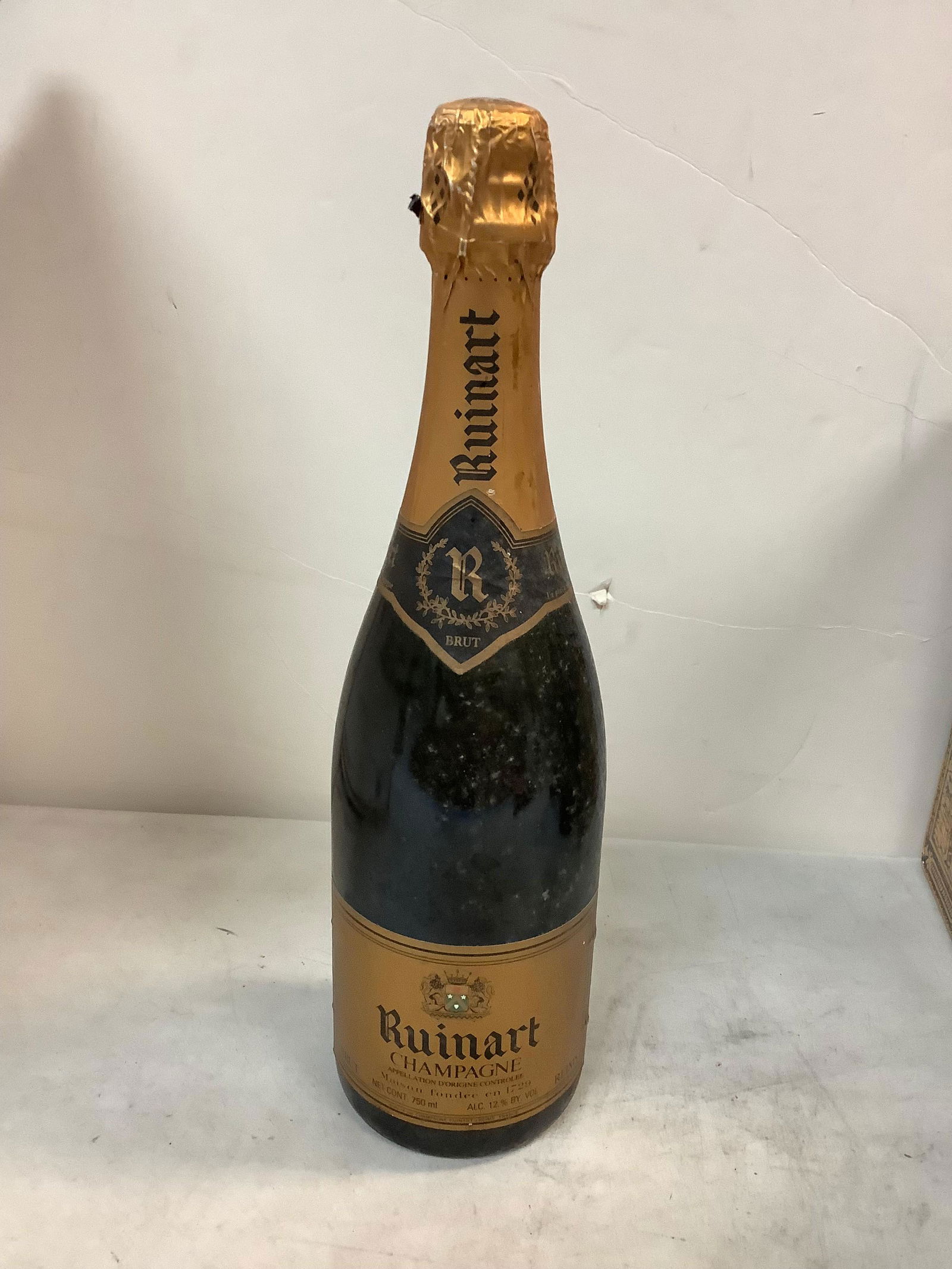 1729  RUINART CHAMPAGNE sealed 750ml (1 of 1)