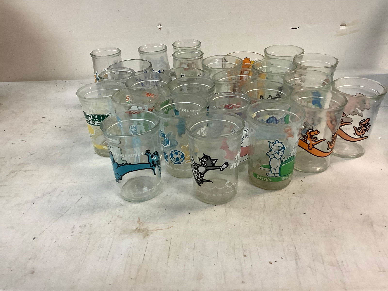 Lot of tom and jerry, sports themed cups and more (1 of 1)