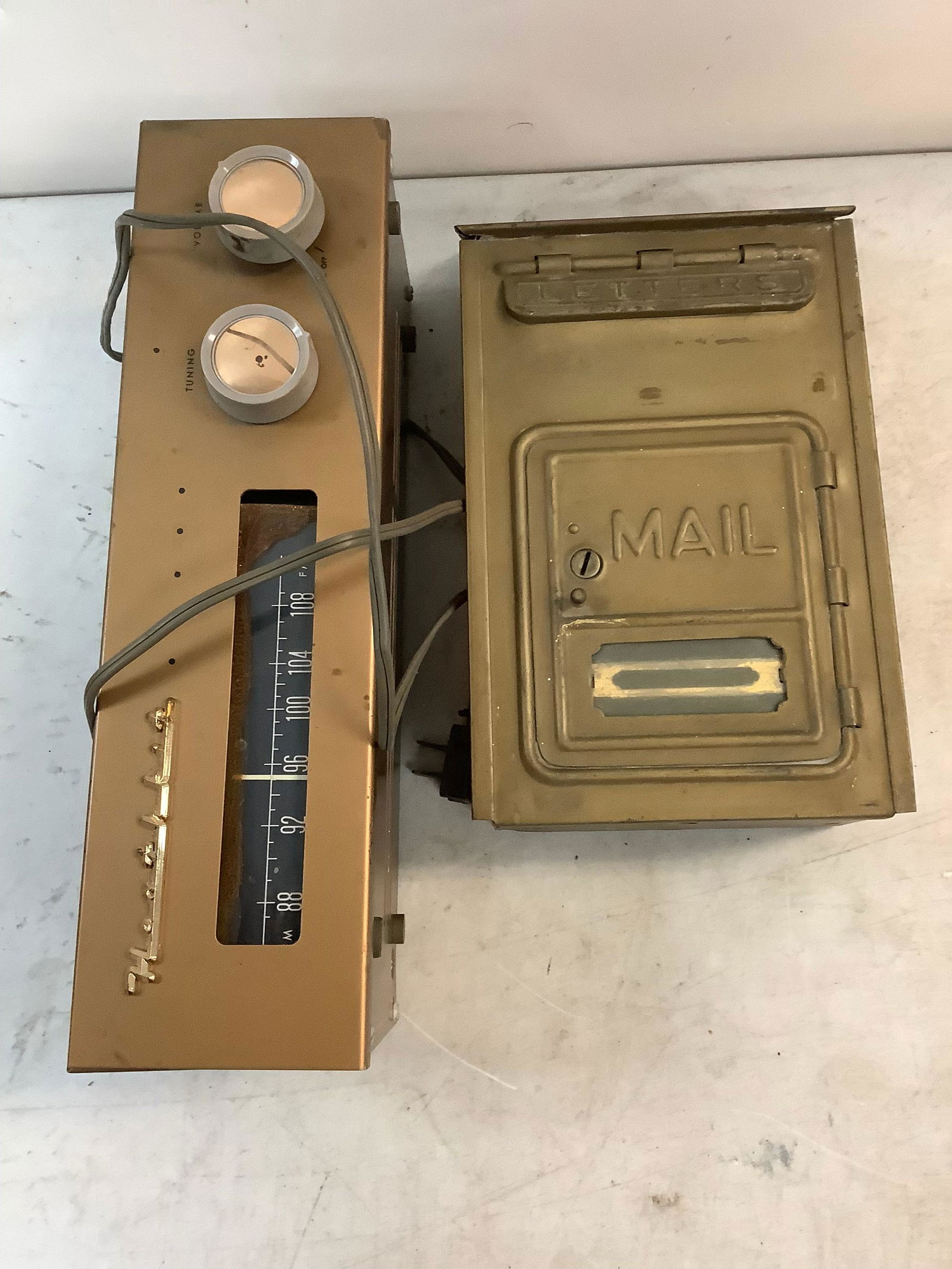 Vintage Metal Mailbox and Heathkit Radio (1 of 1)