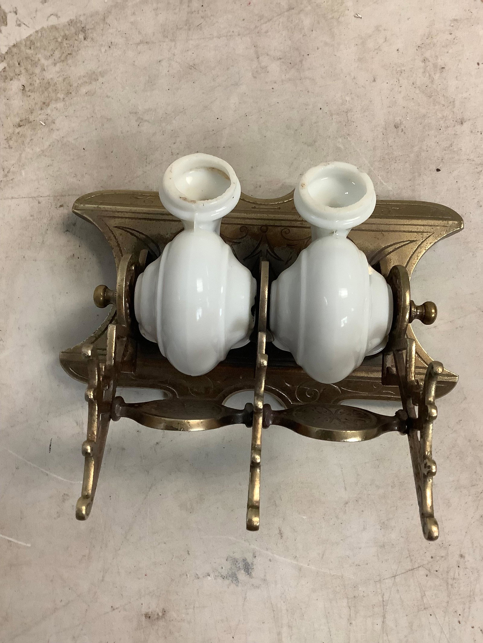 1800's Clipper Snail & Brass Inkwell: 1800's Clipper Snail & Brass Inkwell