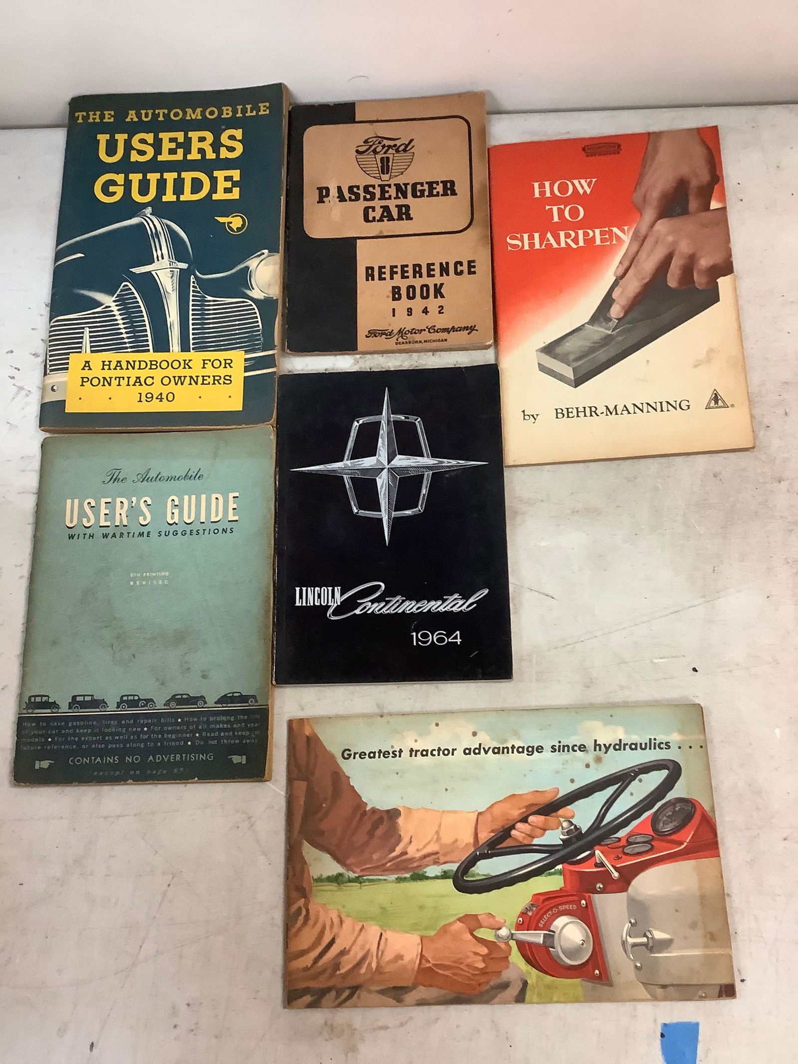 Vintage Automotive Books (1 of 1)
