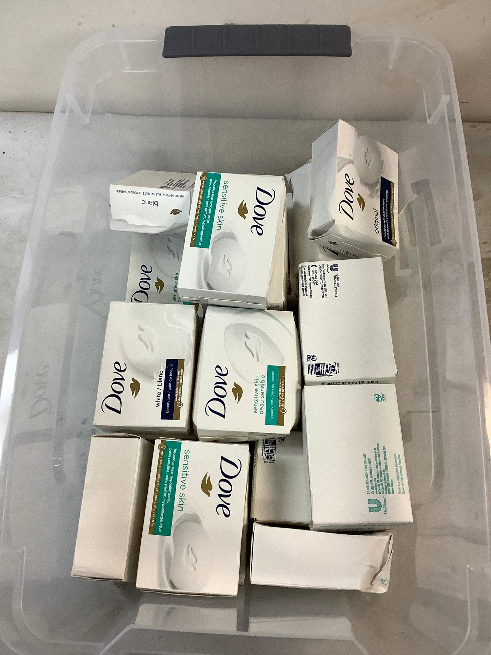 Lot of Dove Soap Bar Sensitive Skin: Lot of Dove Soap Bar Sensitive Skin