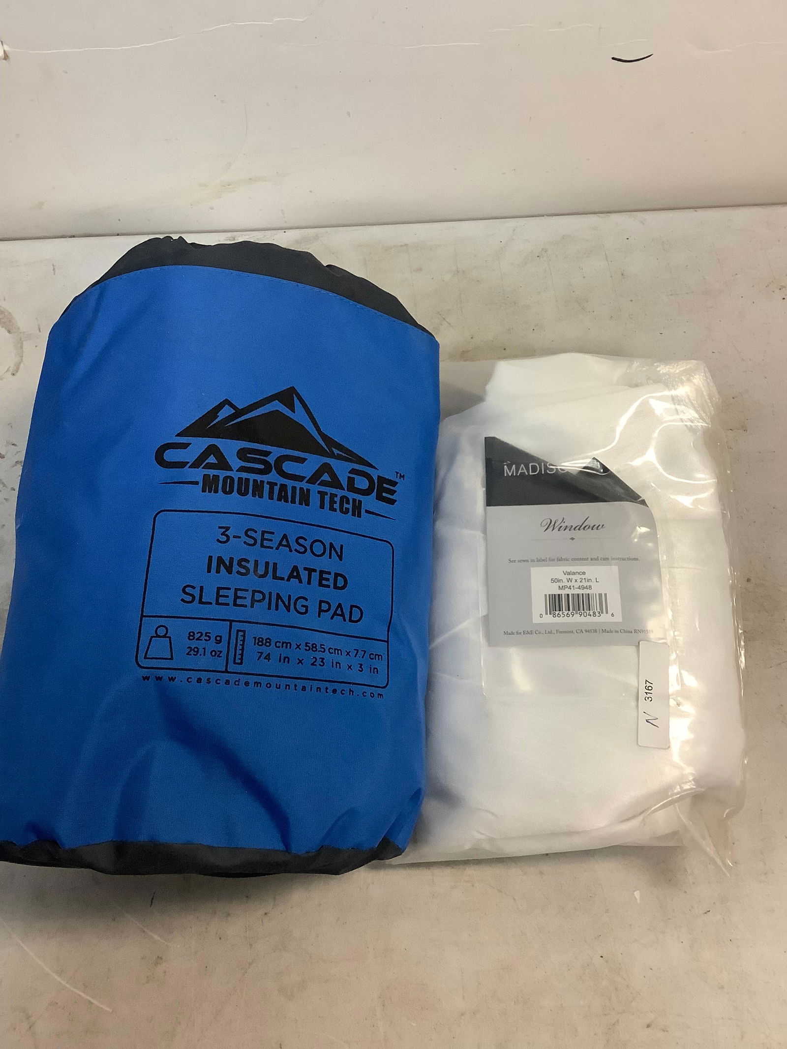 Cascade 3 Season Insulated Sleeping Pad  and Window Valance (1 of 1)