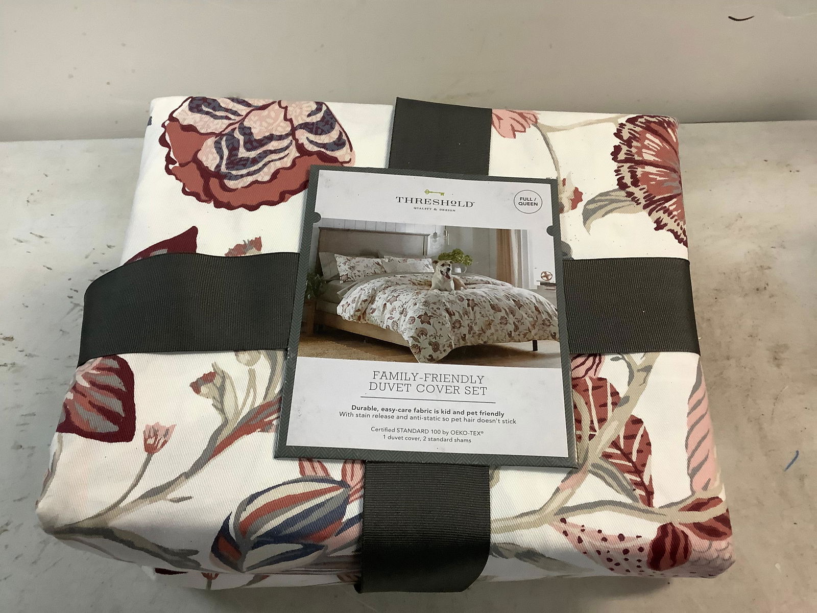 New Threshold  Family Friendly Duvet Cover Set Full/Queen (1 of 1)