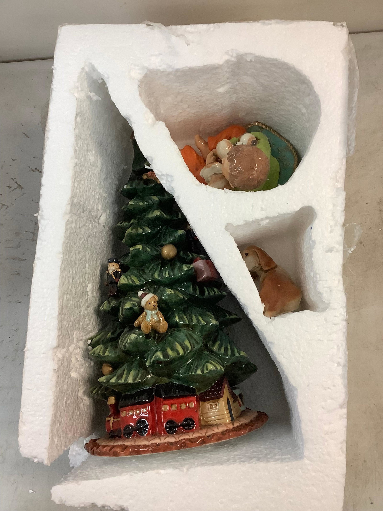 Ceramic Christmas Tree and Figurines: Ceramic Christmas Tree and Figurines