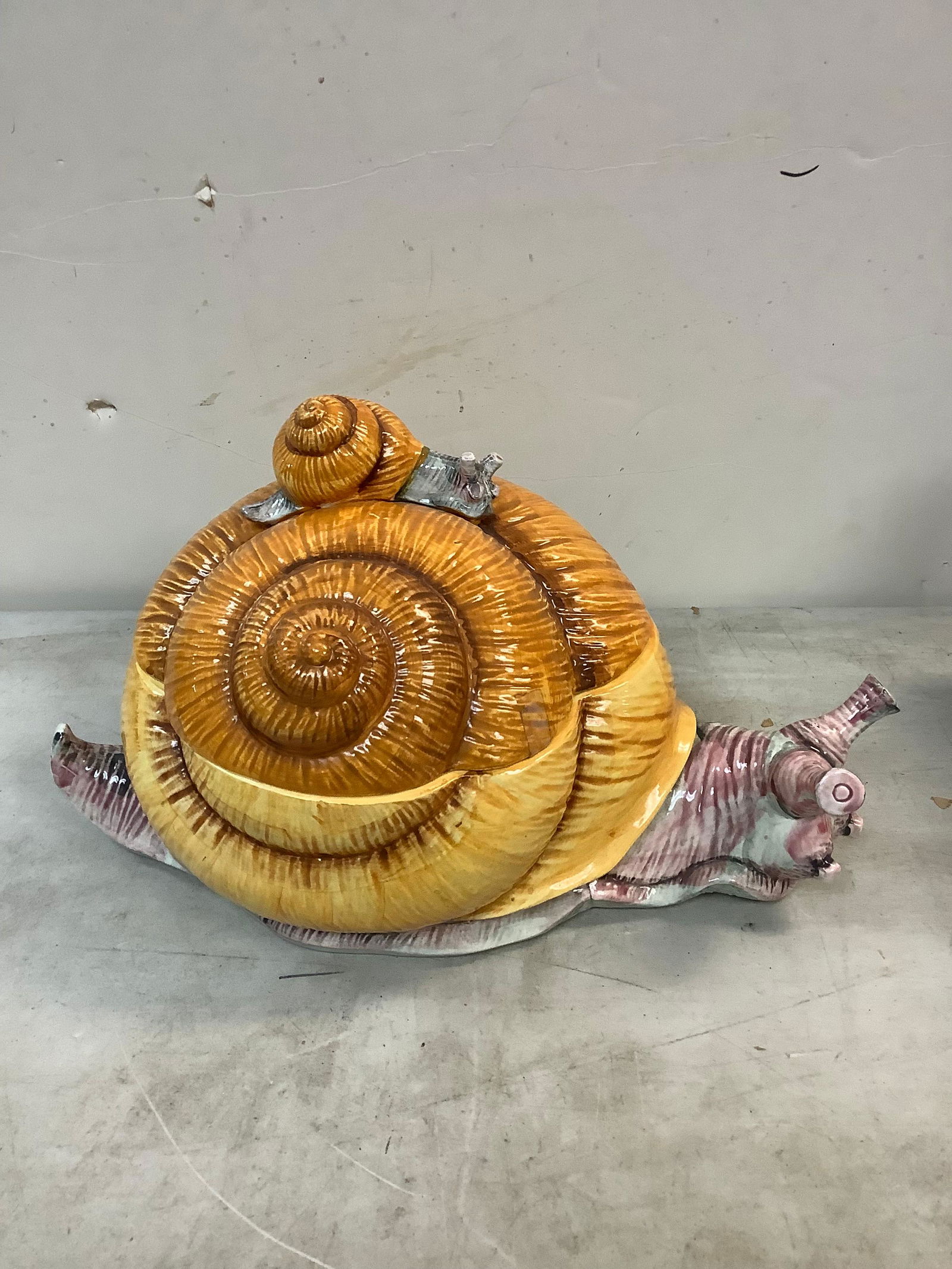 SEYMOUR ANN JAPAN ceramic snail cookie jar 10in tall&15in long (1 of 1)