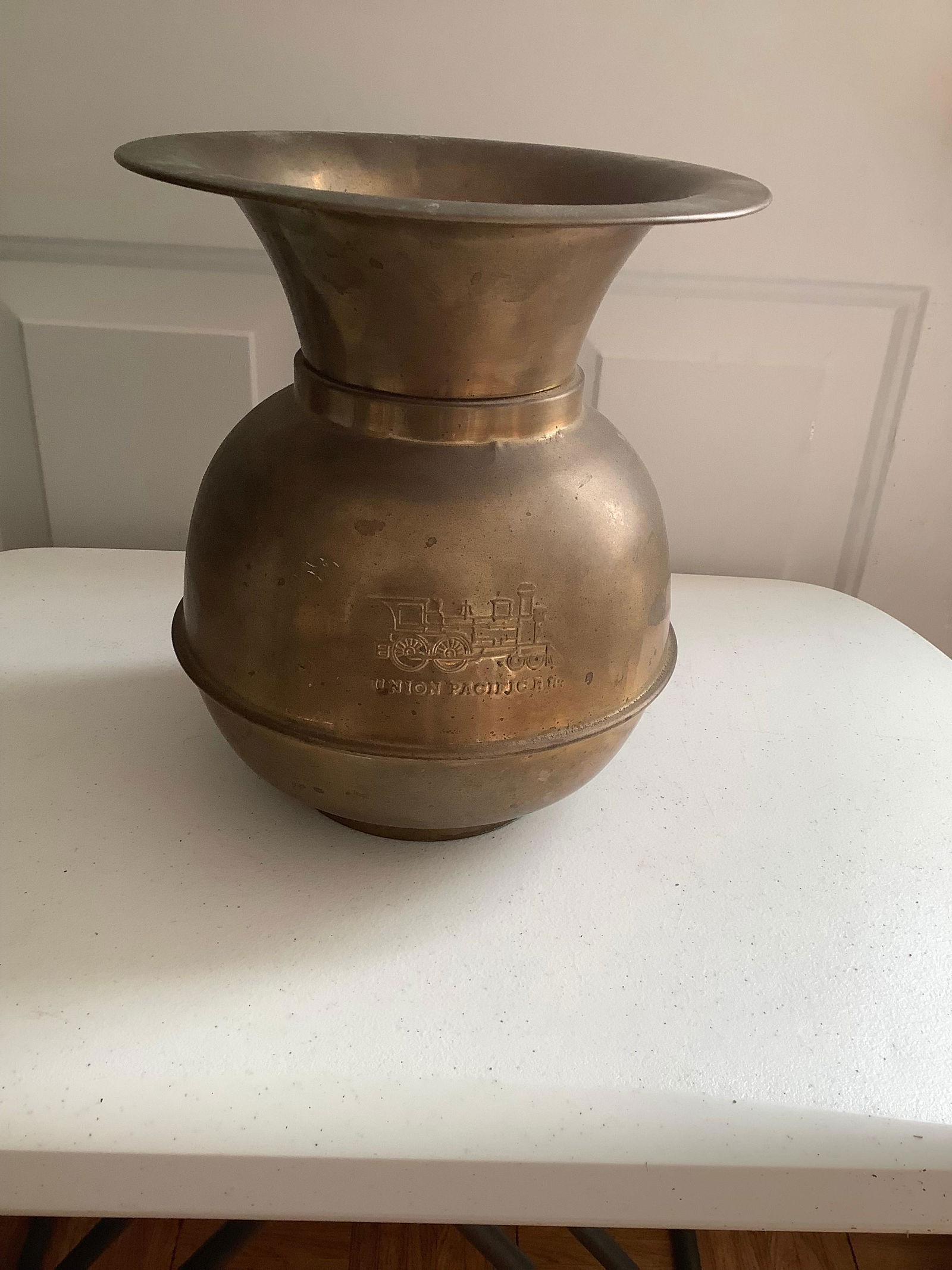 Brass Union Pacific Rail Road Spitoon 10.5" (1 of 1)
