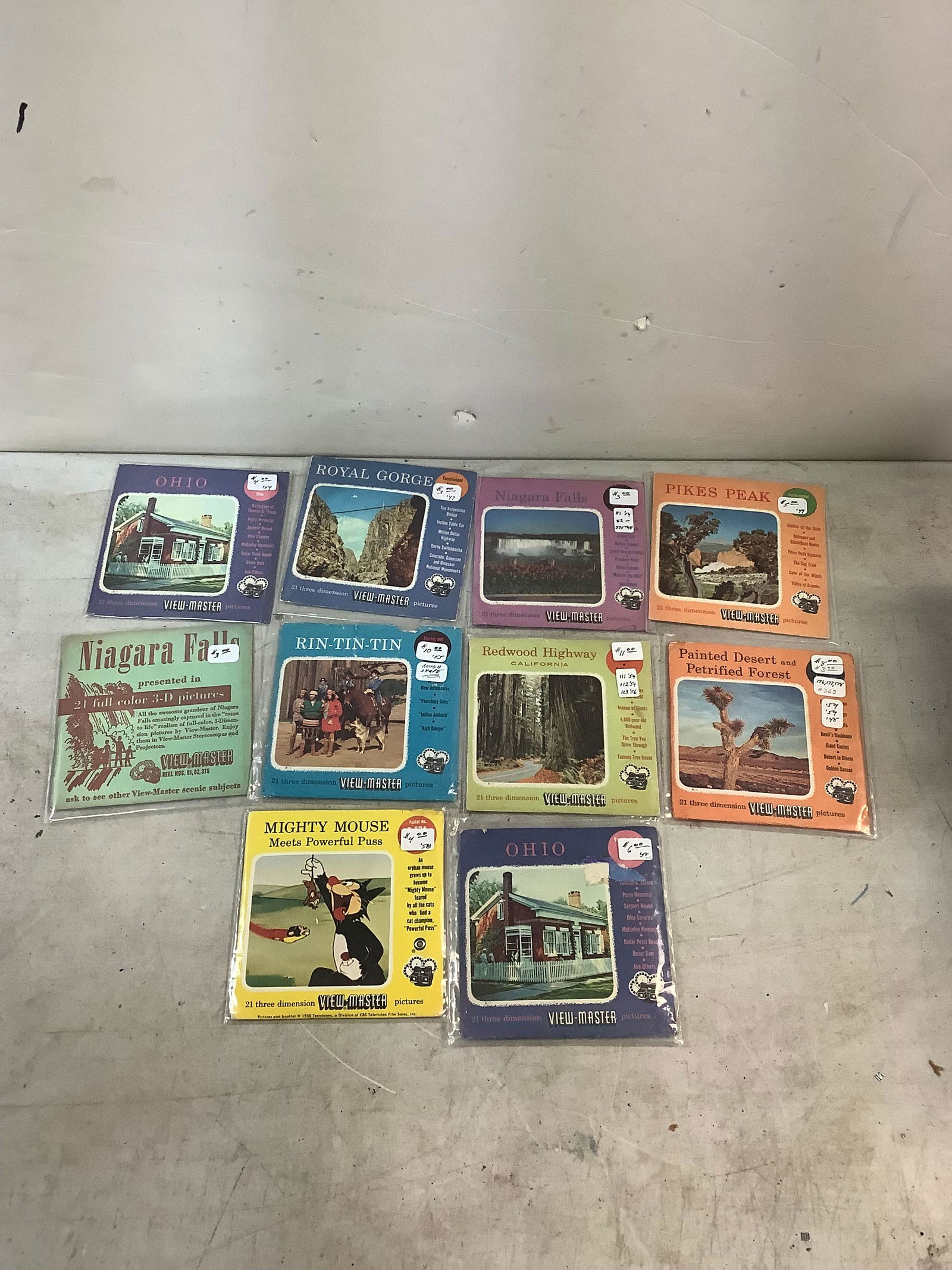 Lot of view master slides (1 of 1)
