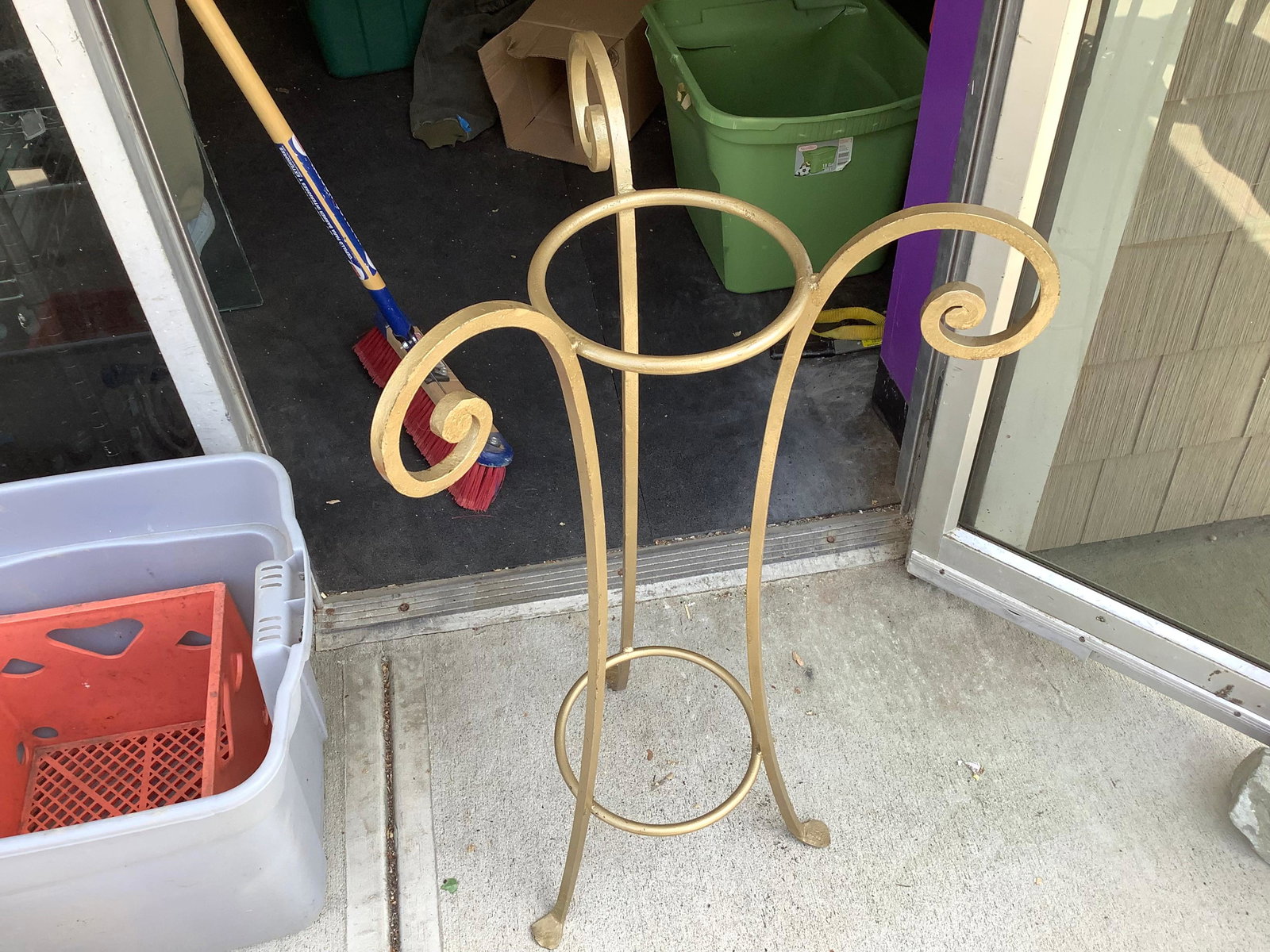 Wrought plant stand 37'' (1 of 1)