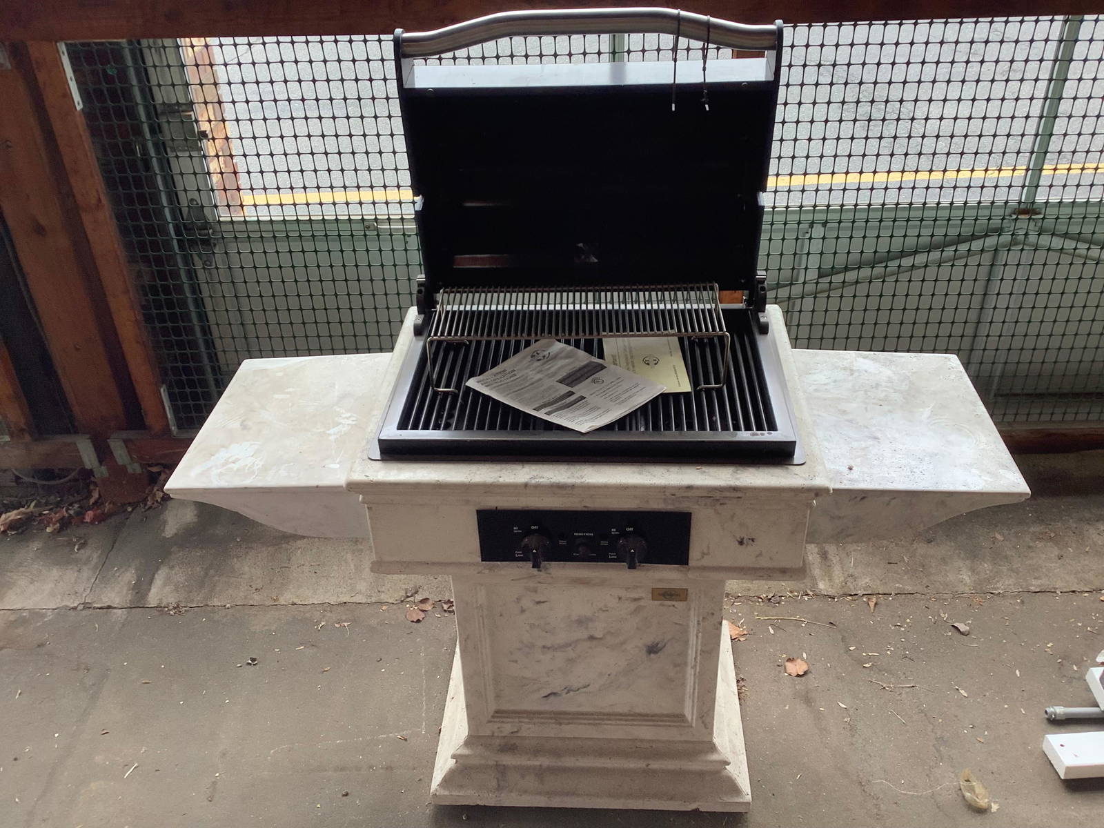 New Straubelstone Grill Auction