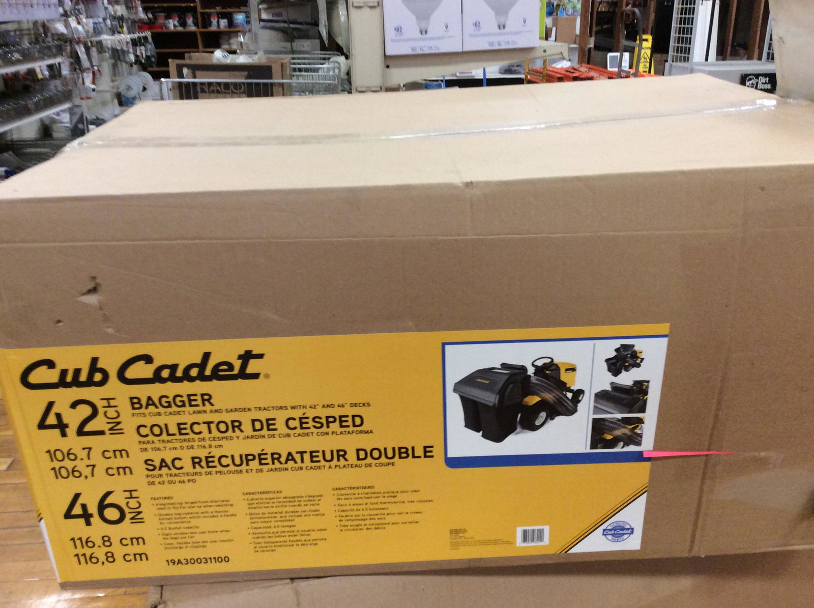 New Club cadet 42 in. lawn and garden tractor bagger (1 of 1)