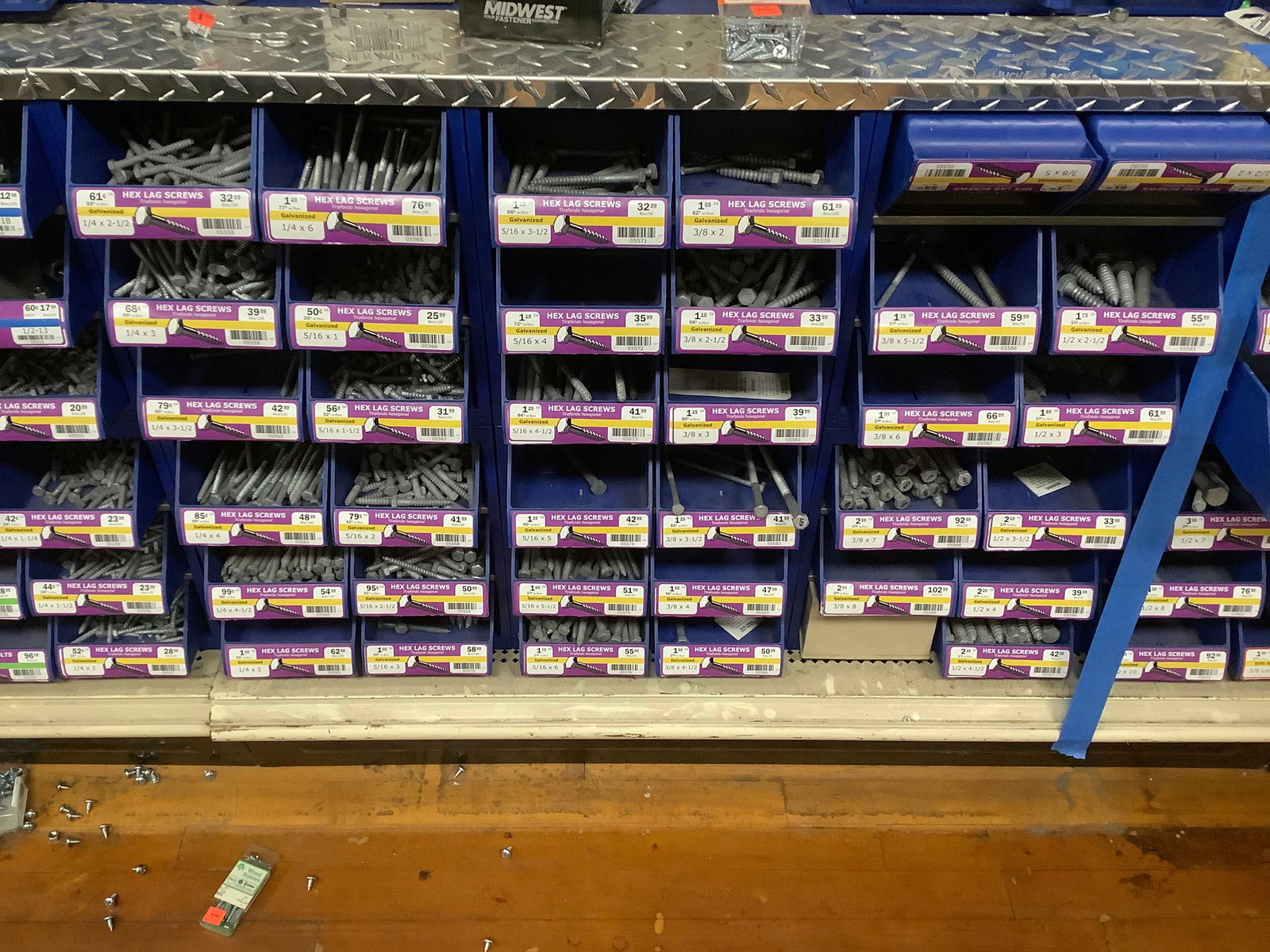 Machine screws and lagging bolts and more: Machine screws and lagging bolts and more