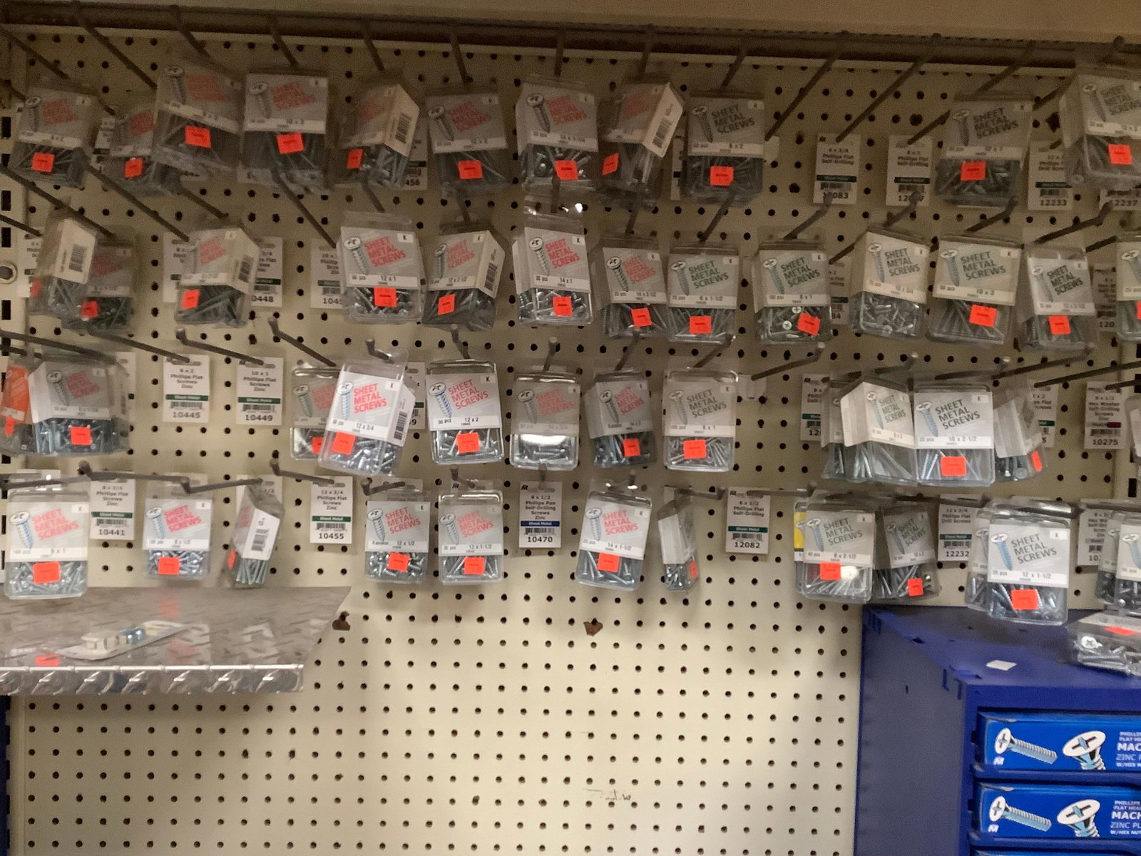 Packages of sheet metal screws: Packages of sheet metal screws