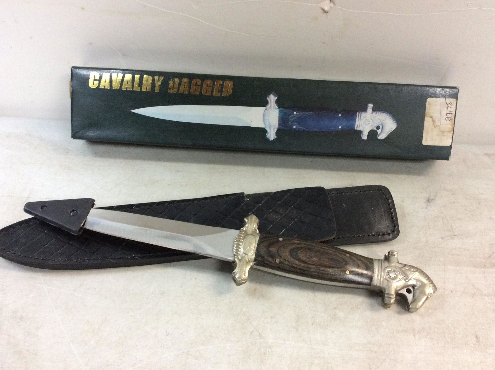 11â€™â€™ Calvary Dagger (S.S. blade with white copper bolster, black wooden handle with real leather: 11â€™â€™ Calvary Dagger (S.S. blade with white copper bolster, black wooden handle with real leather sheath