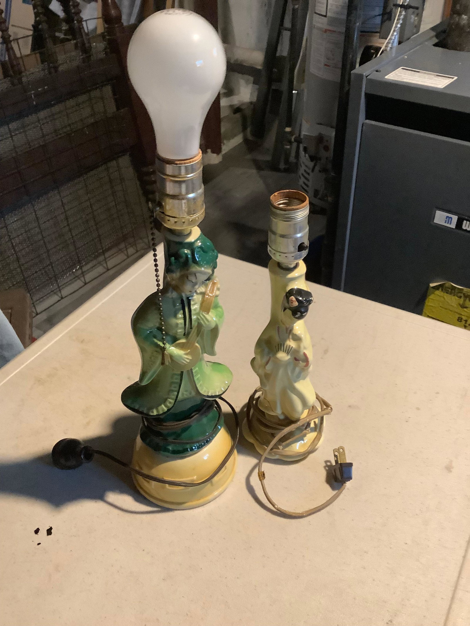 2 mid century modern oriental lamps 12in.tall: 2 mid century modern oriental lamps 12in.tall